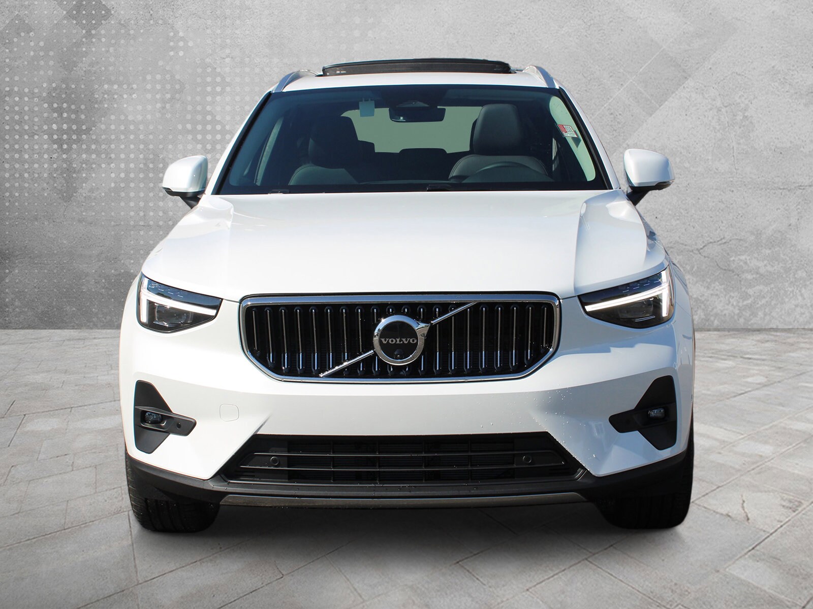 2025 Volvo XC40 Plus photo 2