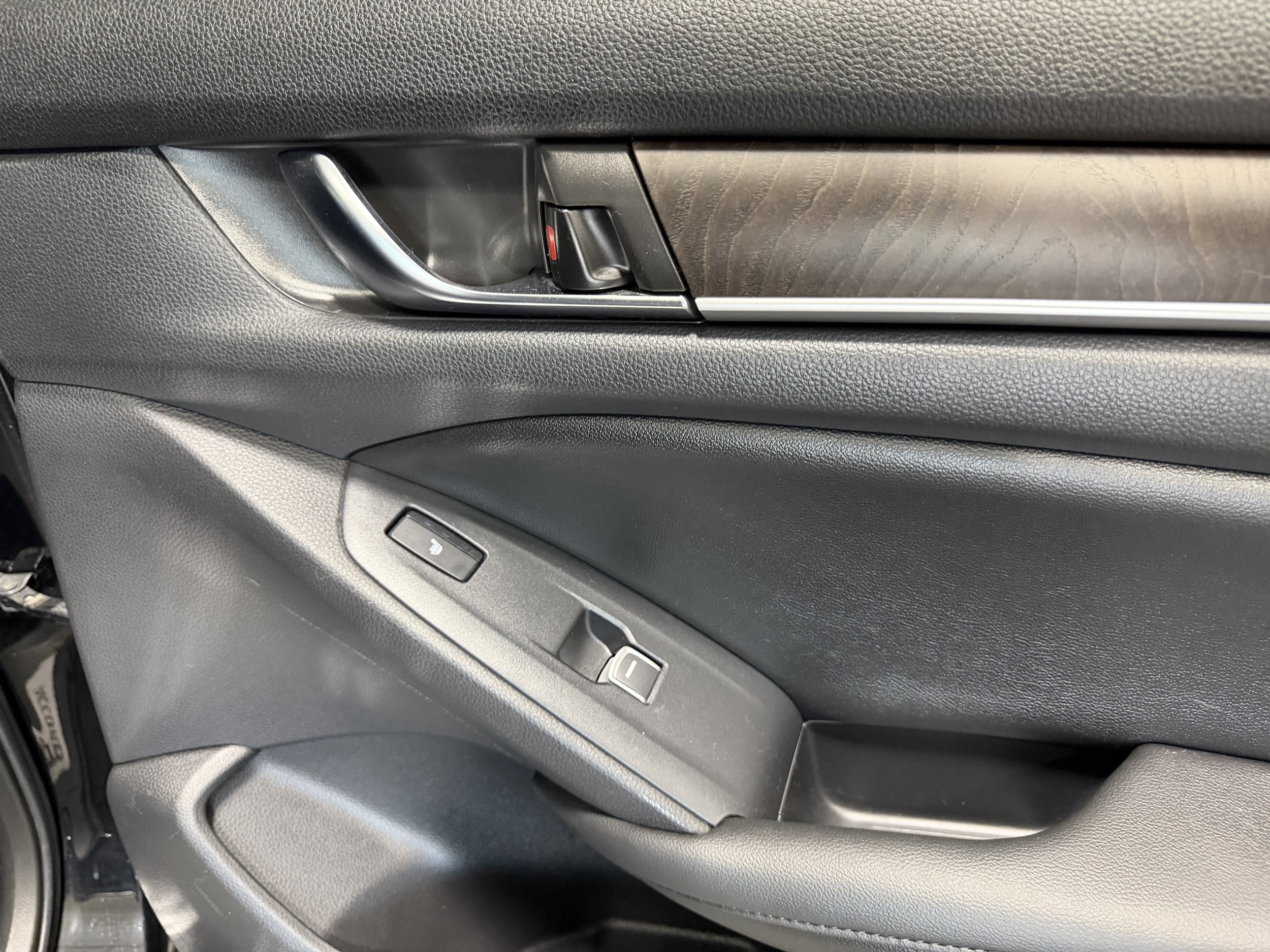 2021 Honda Accord Touring - Photo 32