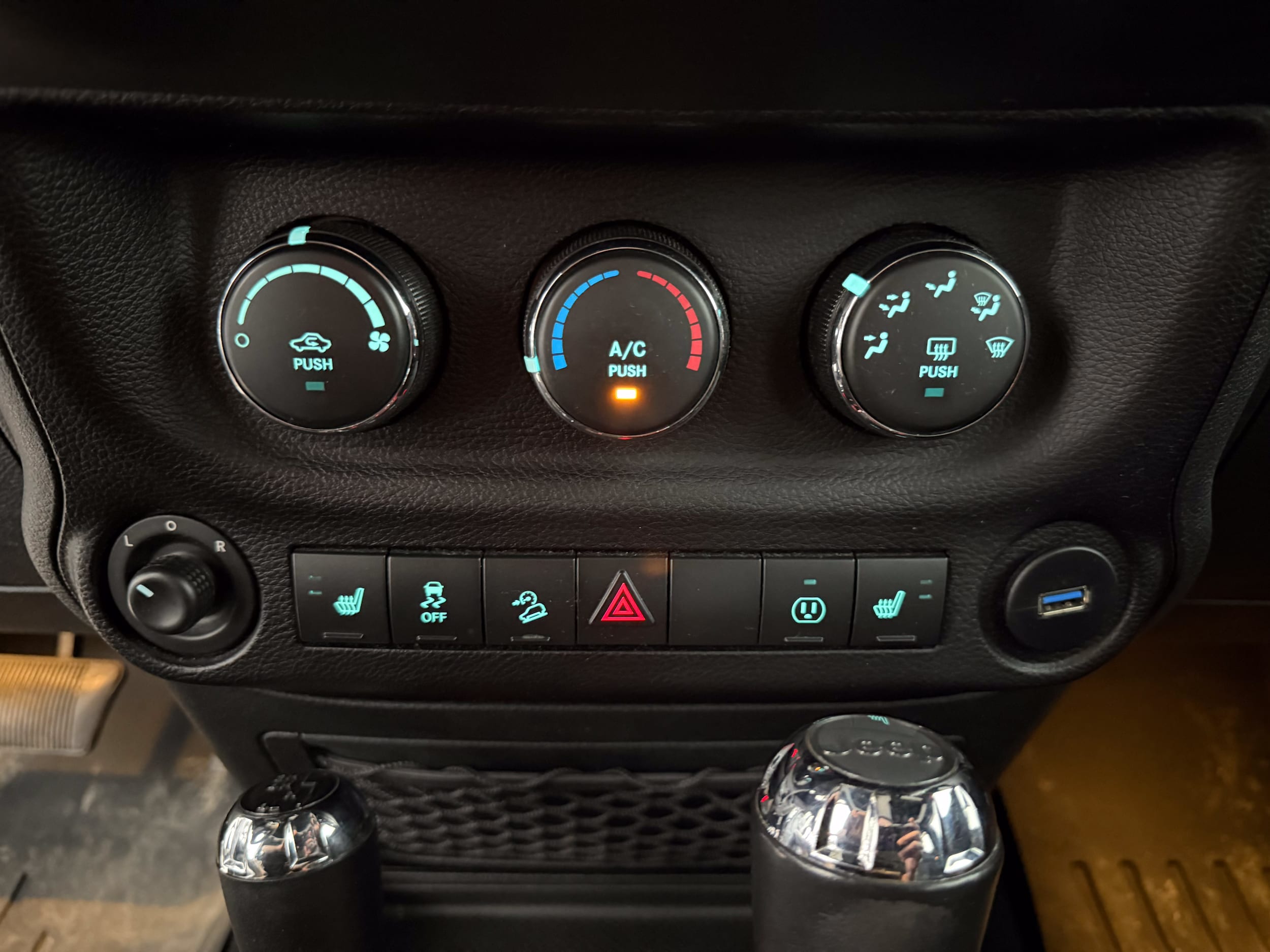 2016 Jeep Wrangler Unlimited Backcountry - Photo 16