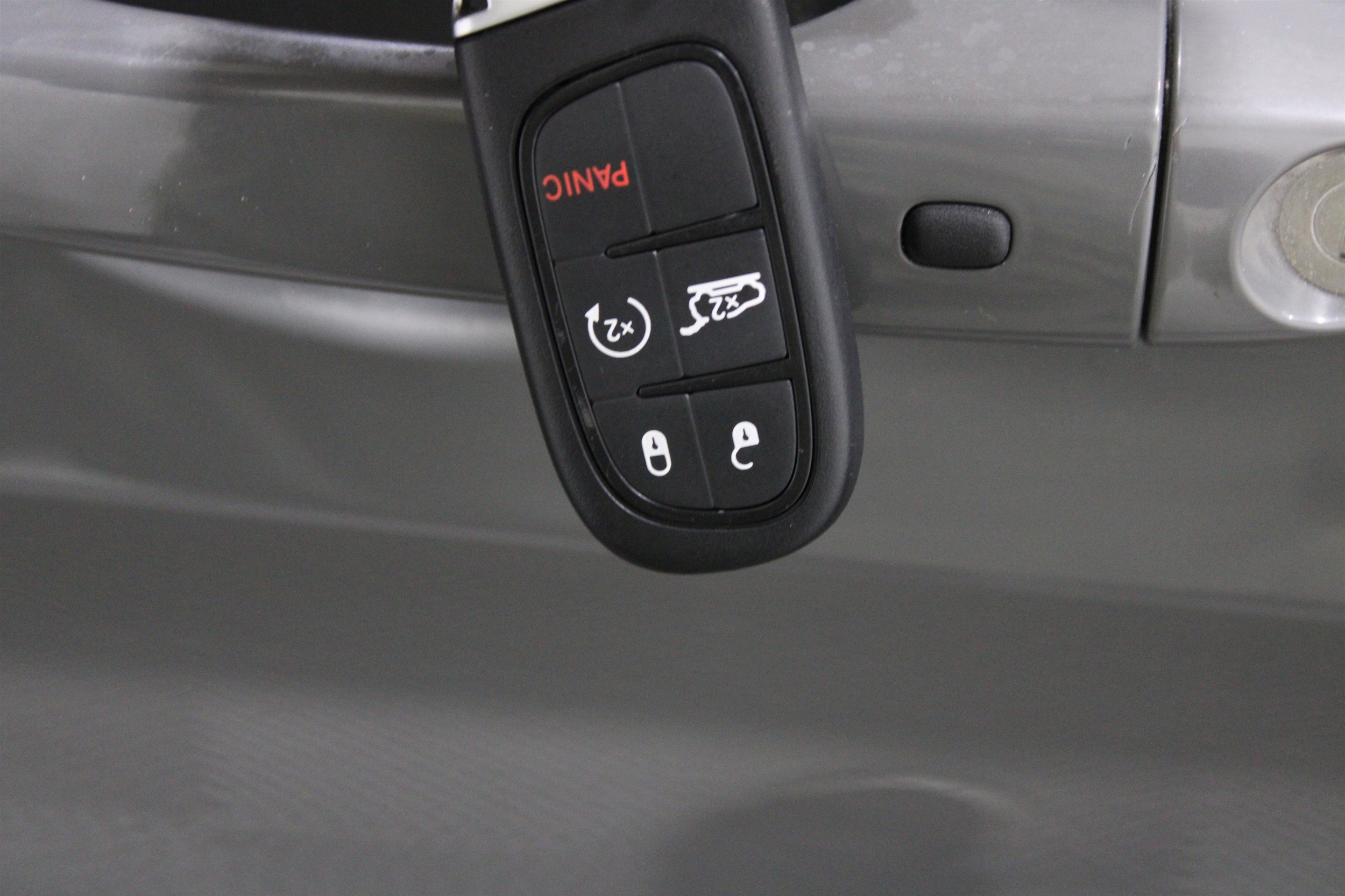 2019 Jeep Cherokee Latitude Plus - Photo 19