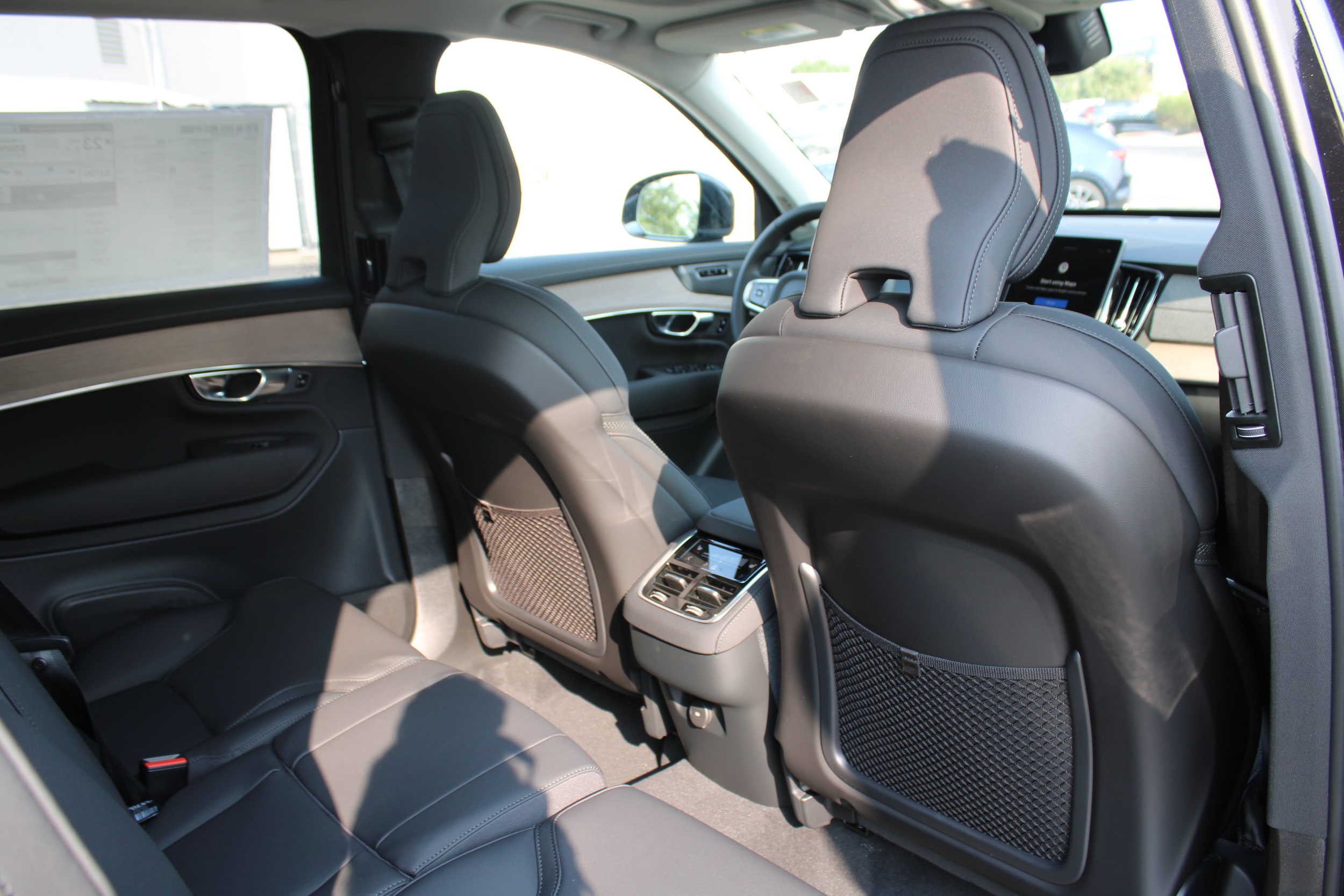 2026 Volvo XC90 Plus - Photo 34
