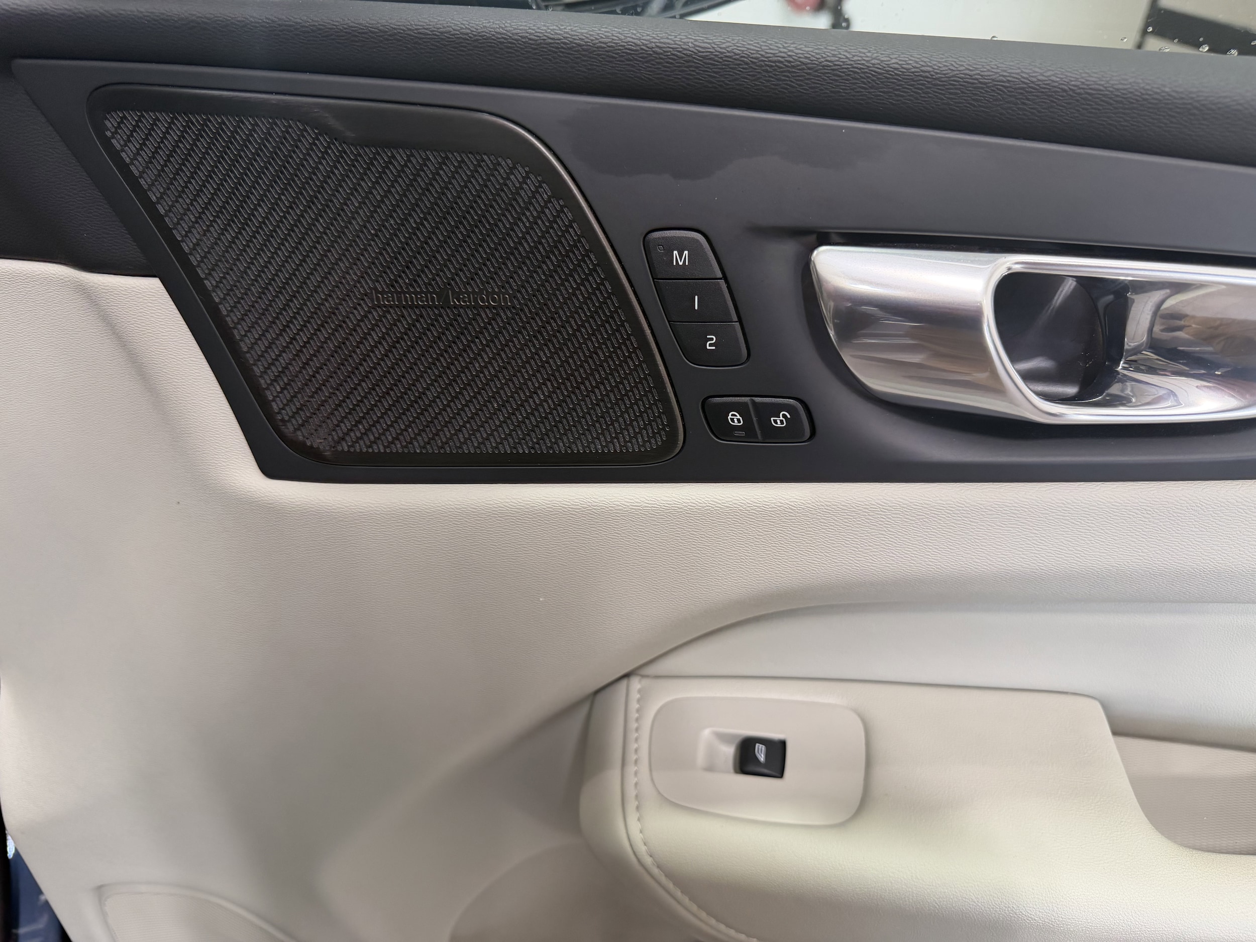 2023 Volvo XC60 Ultimate - Photo 20