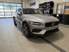 2026 Volvo V60 Cross Country B5 Plus Wagon