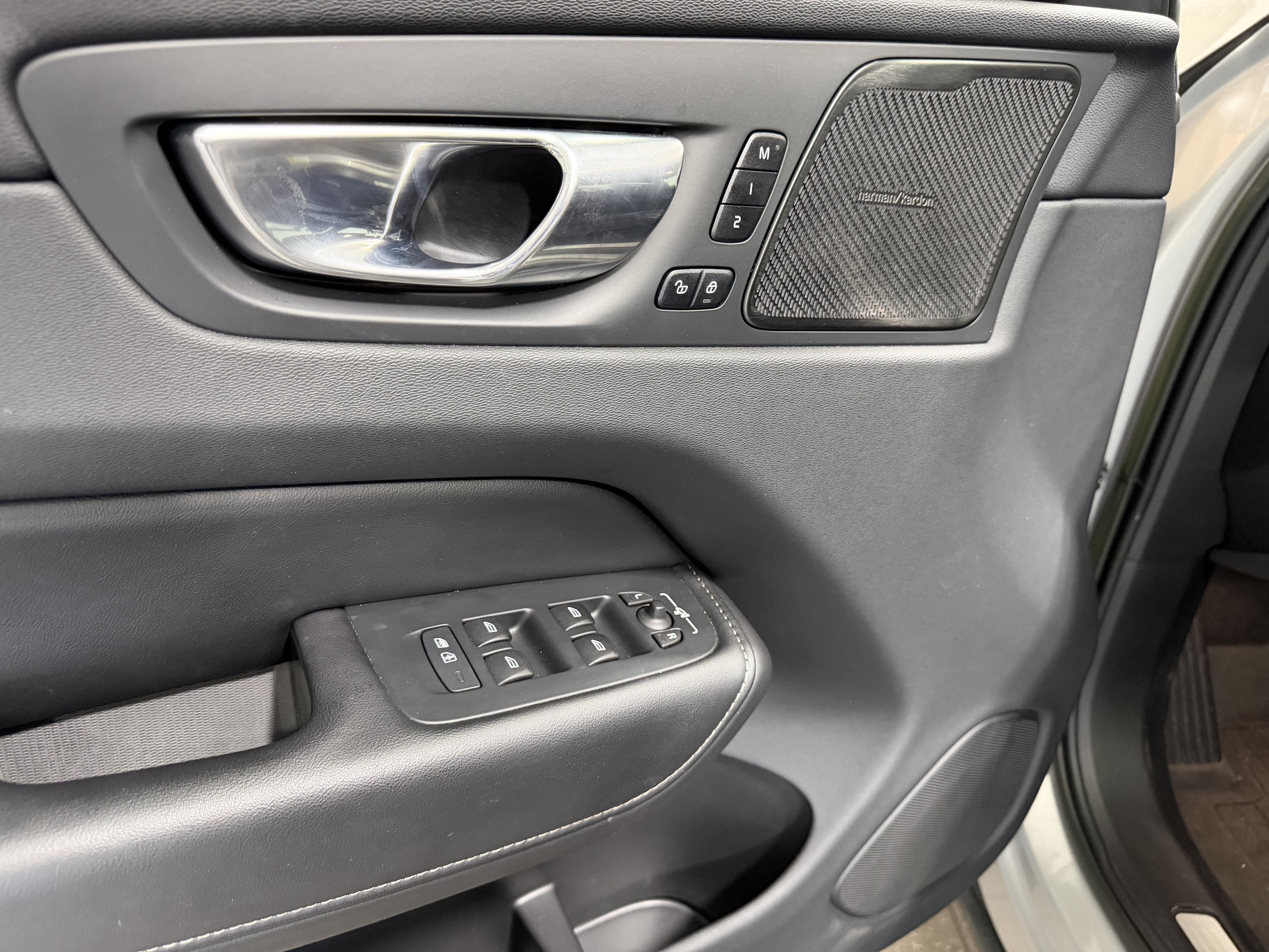 2023 Volvo XC60 Ultimate - Photo 11