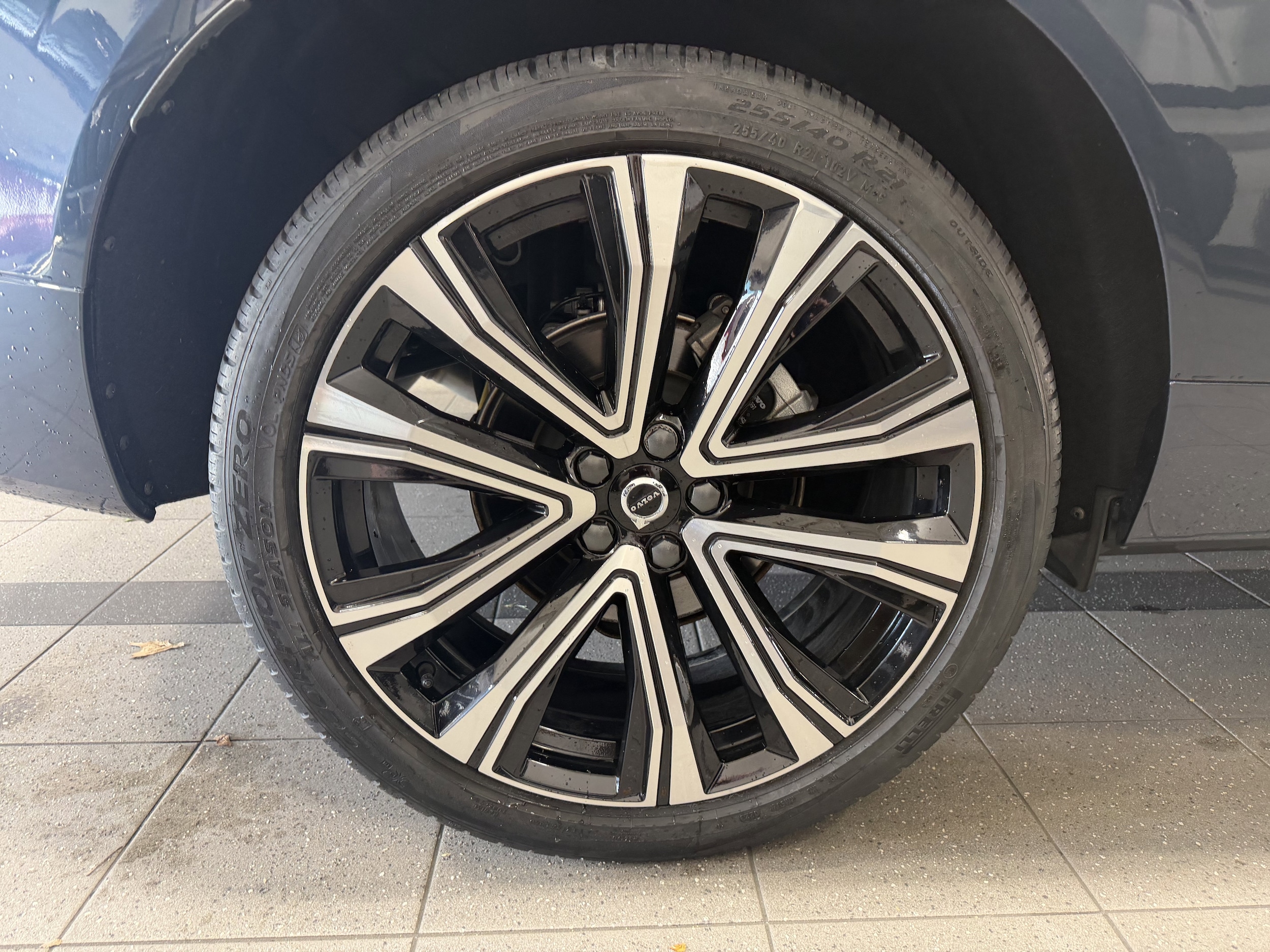 2023 Volvo XC60 Ultimate - Photo 9
