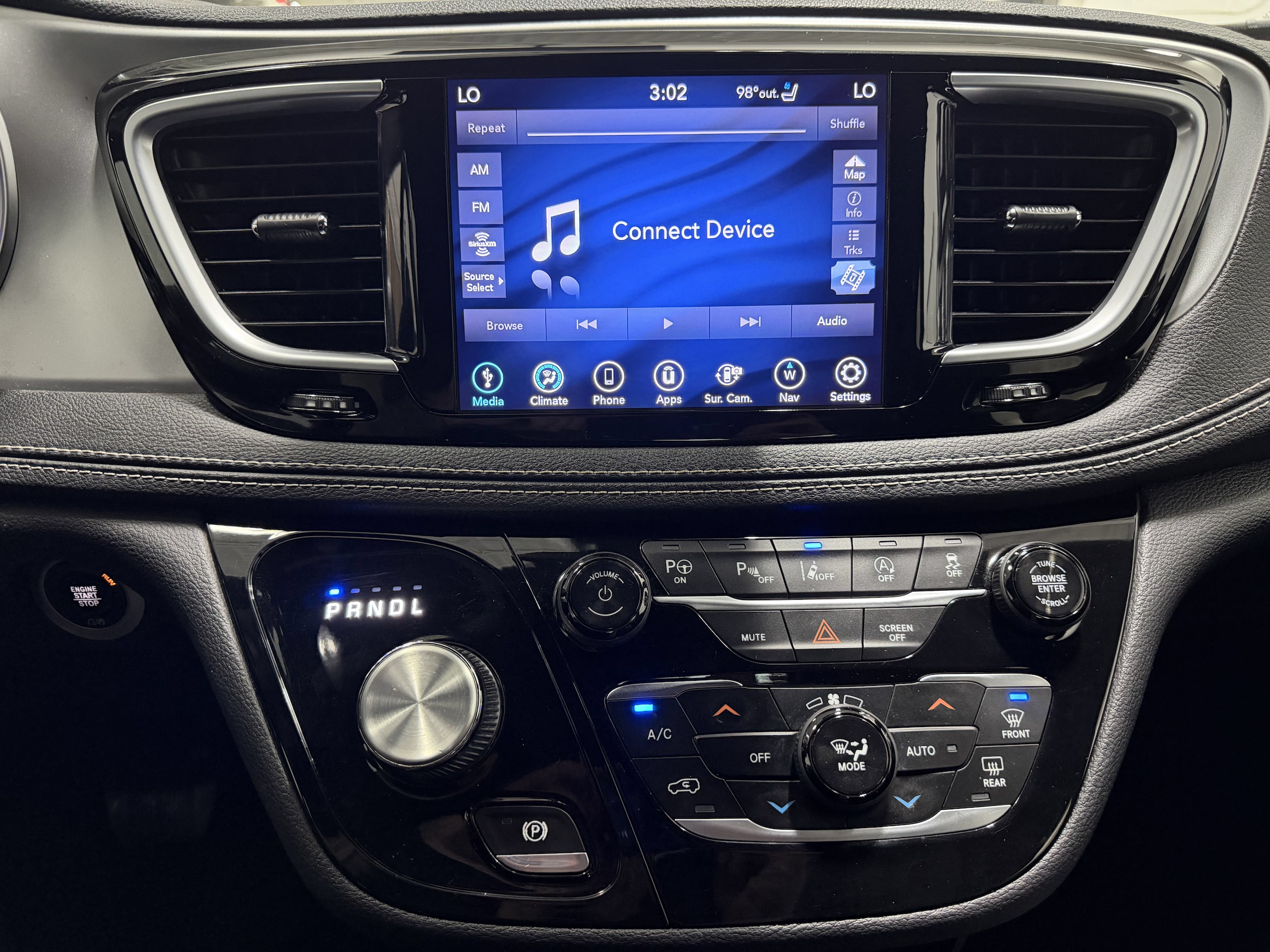 2018 Chrysler Pacifica Limited - Photo 17