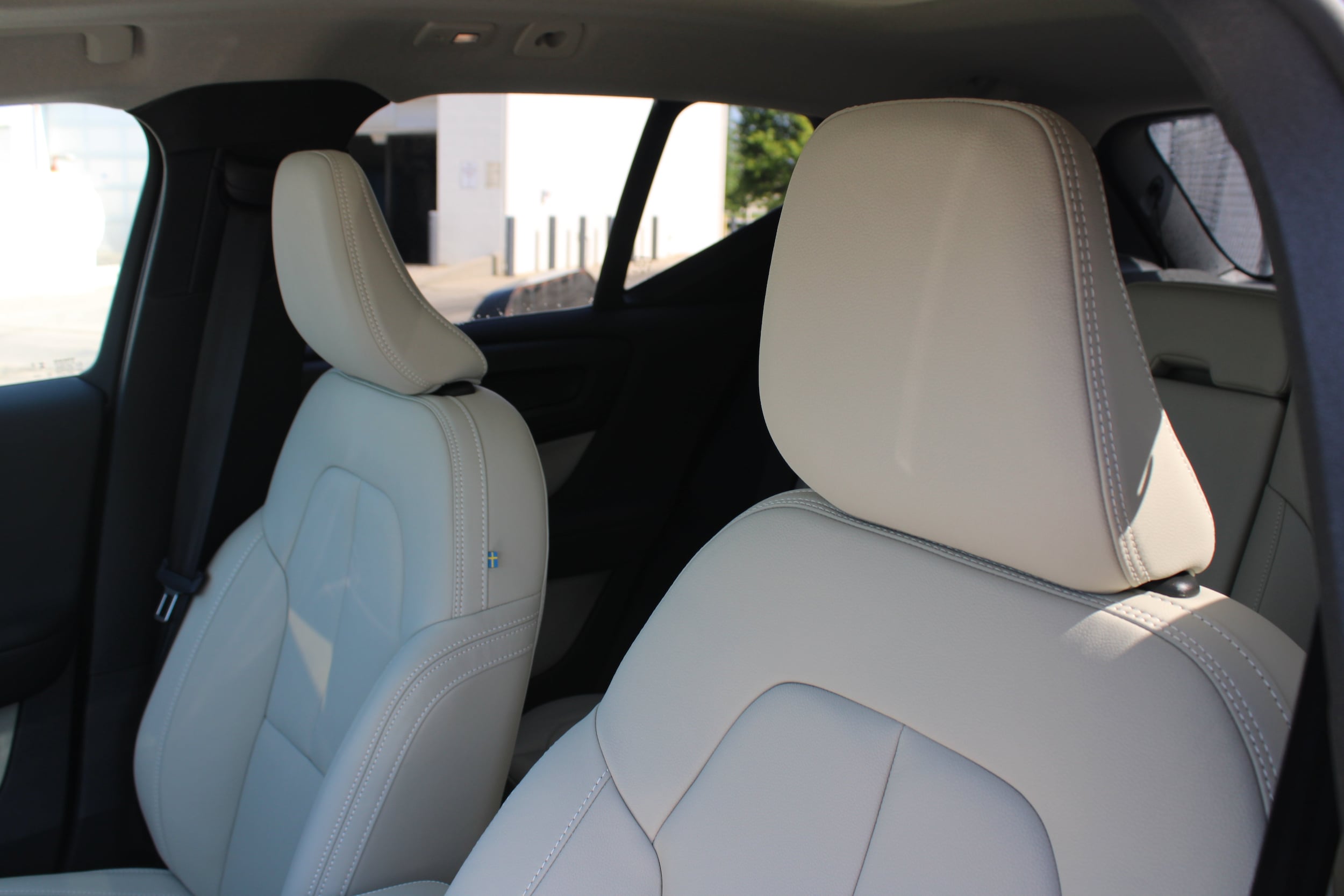 2026 Volvo XC40 Ultra - Photo 12