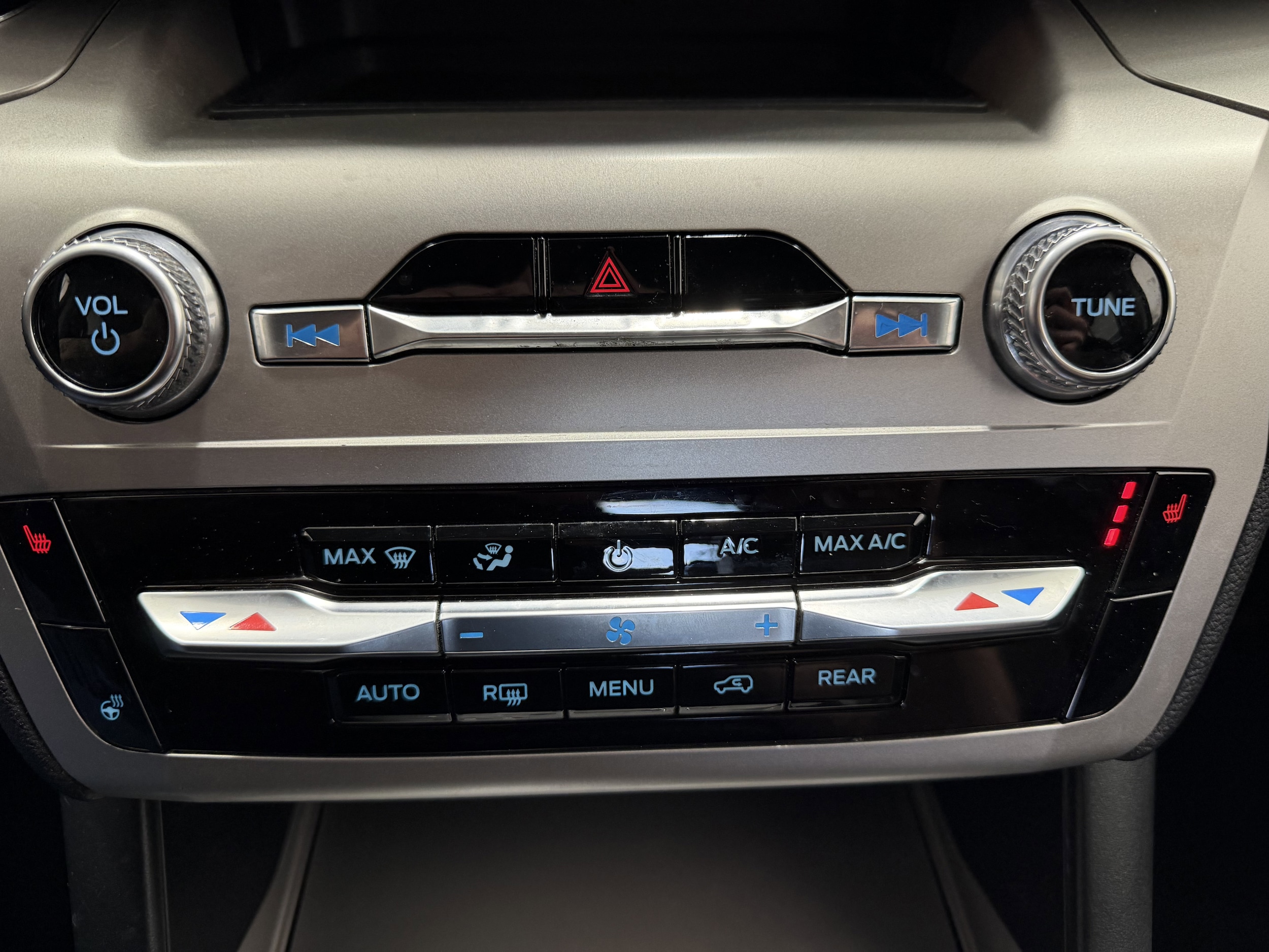 2022 Ford Explorer XLT - Photo 18