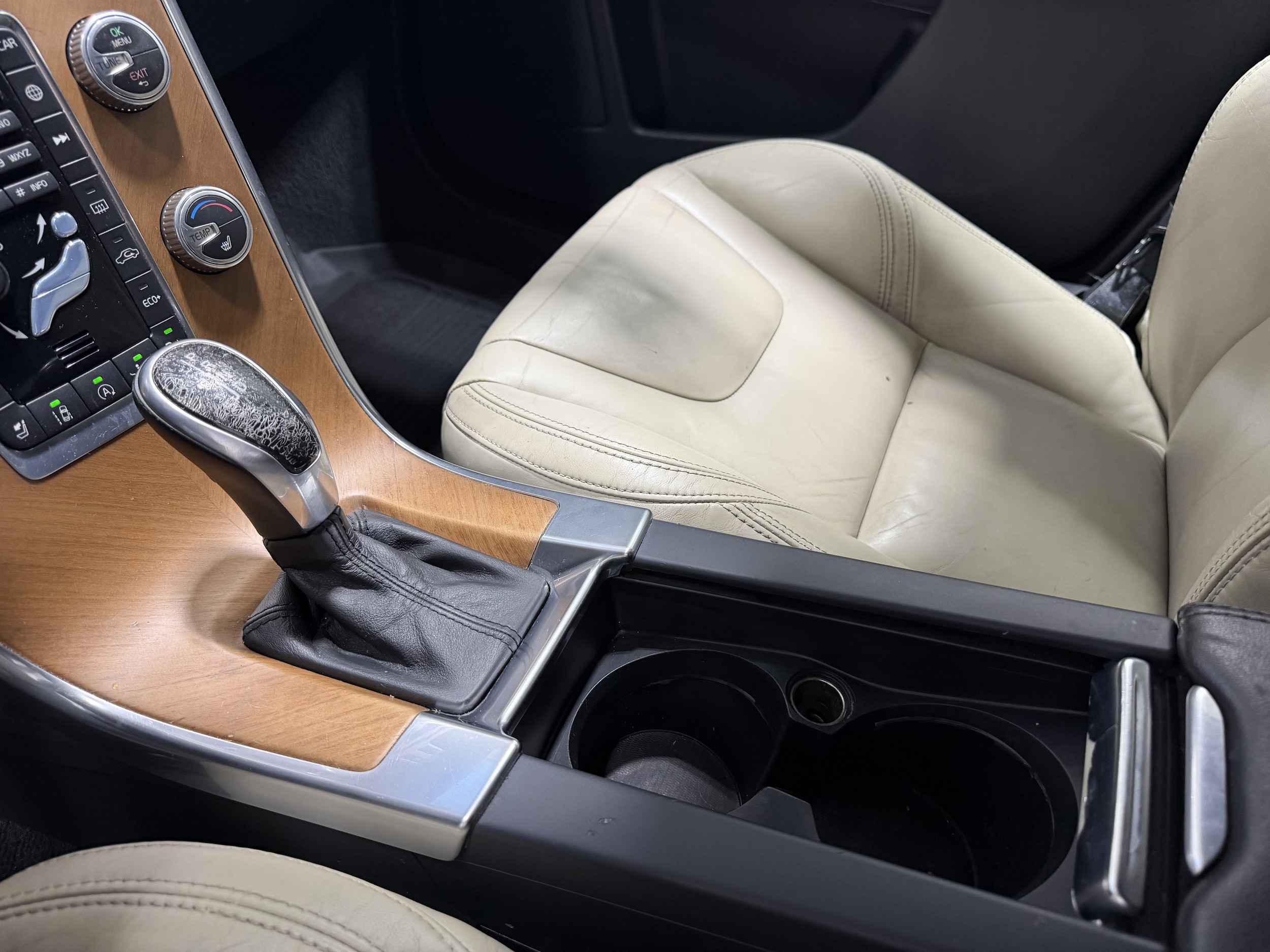2015 Volvo XC60 T6 Platinum - Photo 19