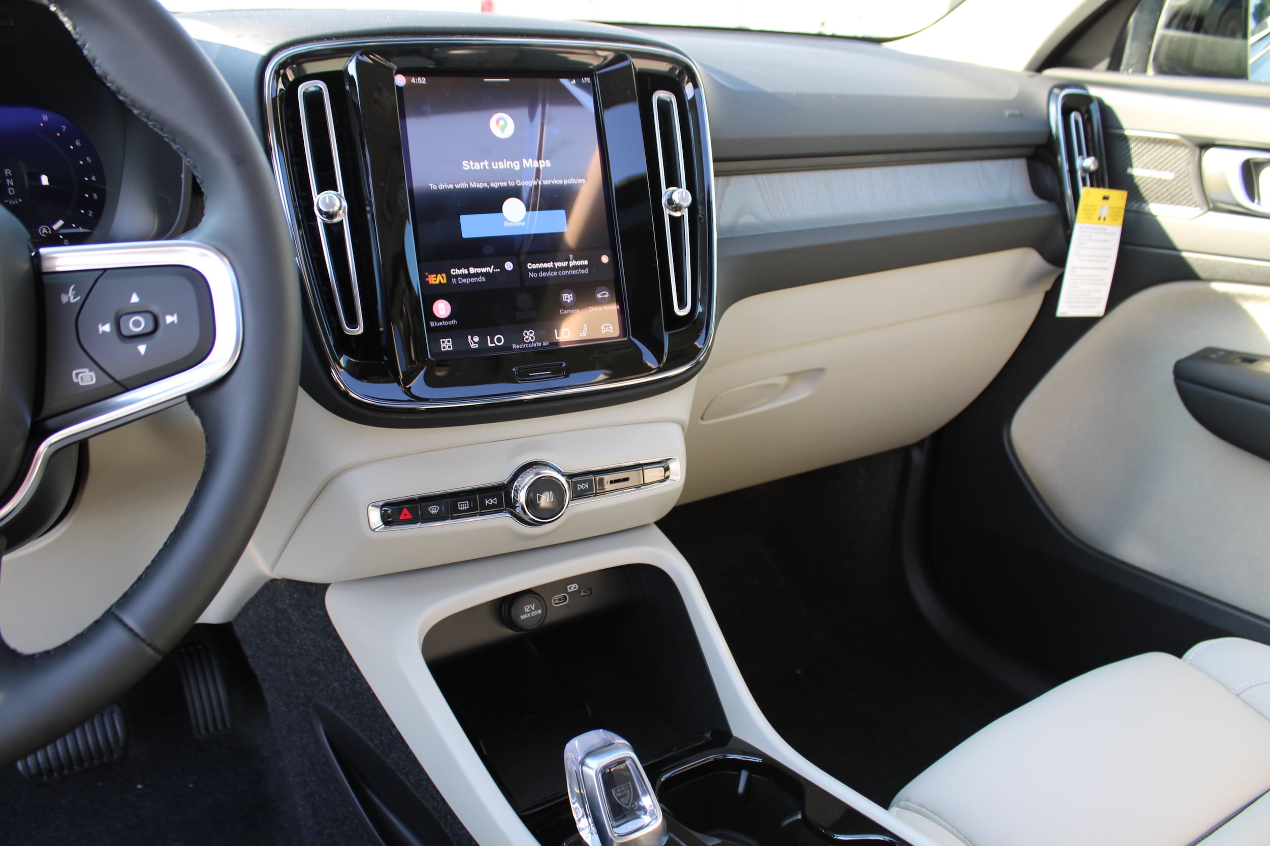 2026 Volvo XC40 Ultra - Photo 24