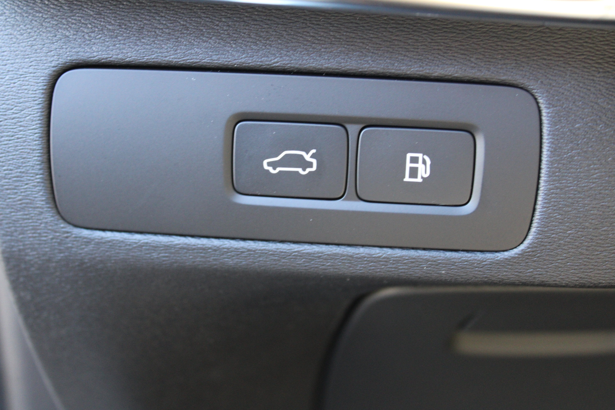 2026 Volvo XC90 Plus - Photo 17
