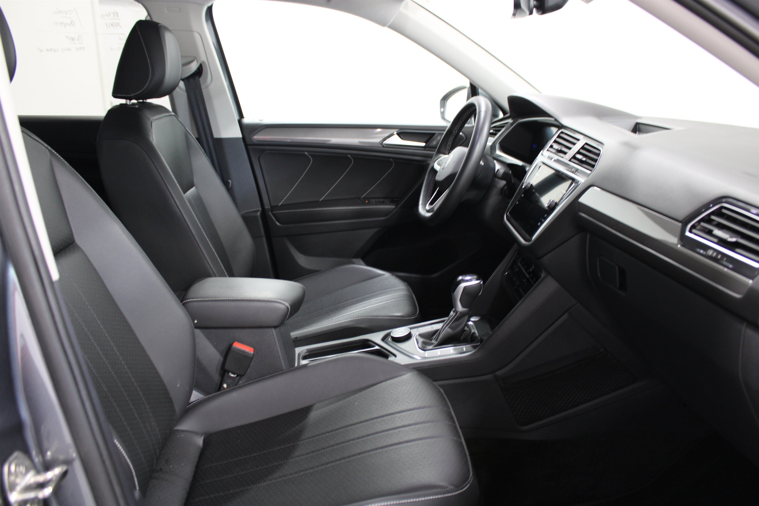 2024 Volkswagen Tiguan SE - Photo 24