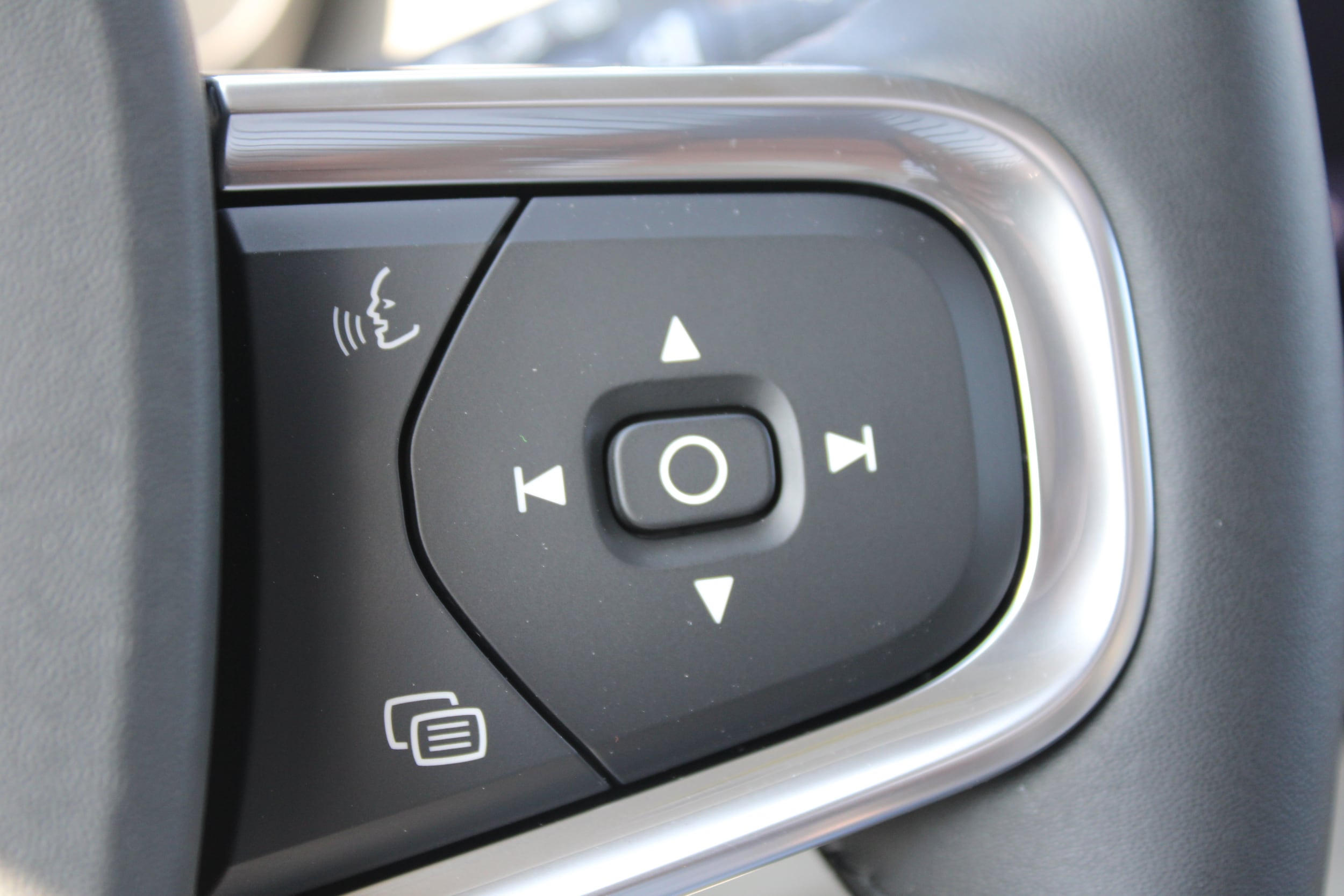 2026 Volvo XC40 Ultra - Photo 21