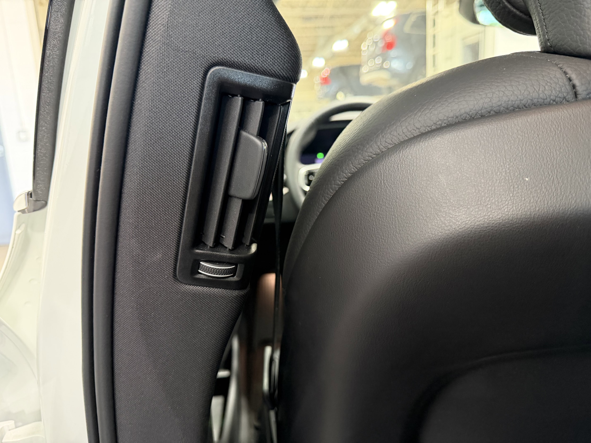 2023 Volvo XC60 Plus - Photo 29