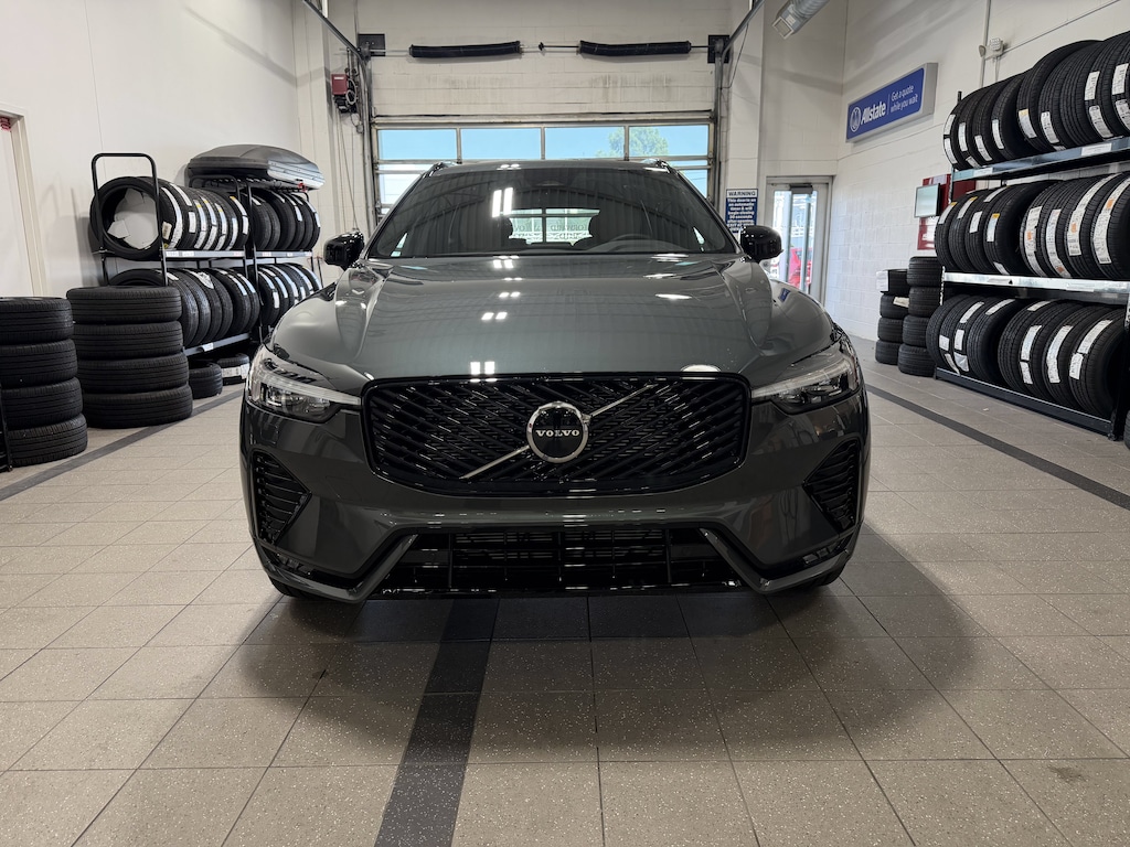 New 2026 Volvo XC60 B5 Core SUV