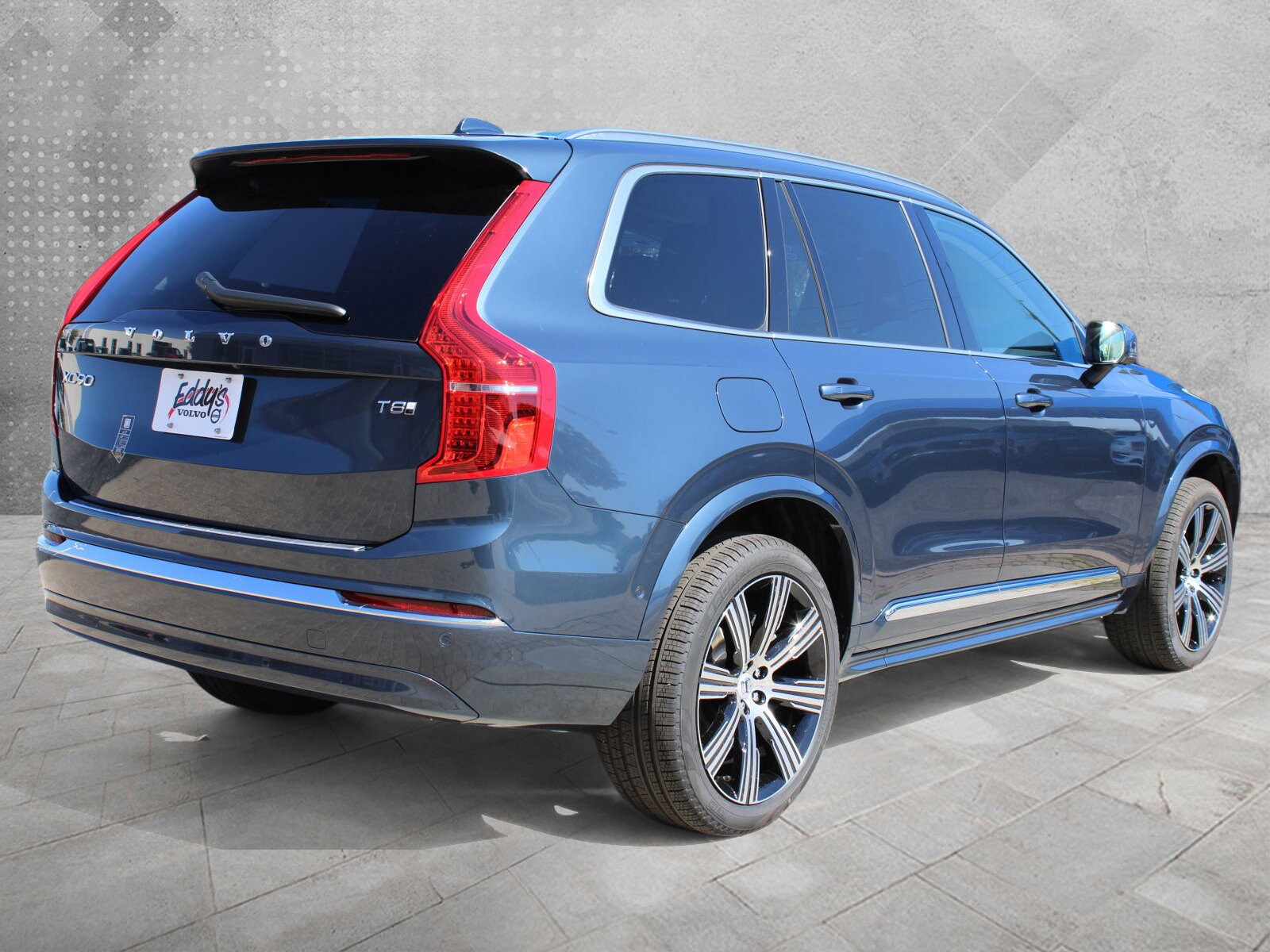 2025 Volvo XC90 T8 Plus photo 3