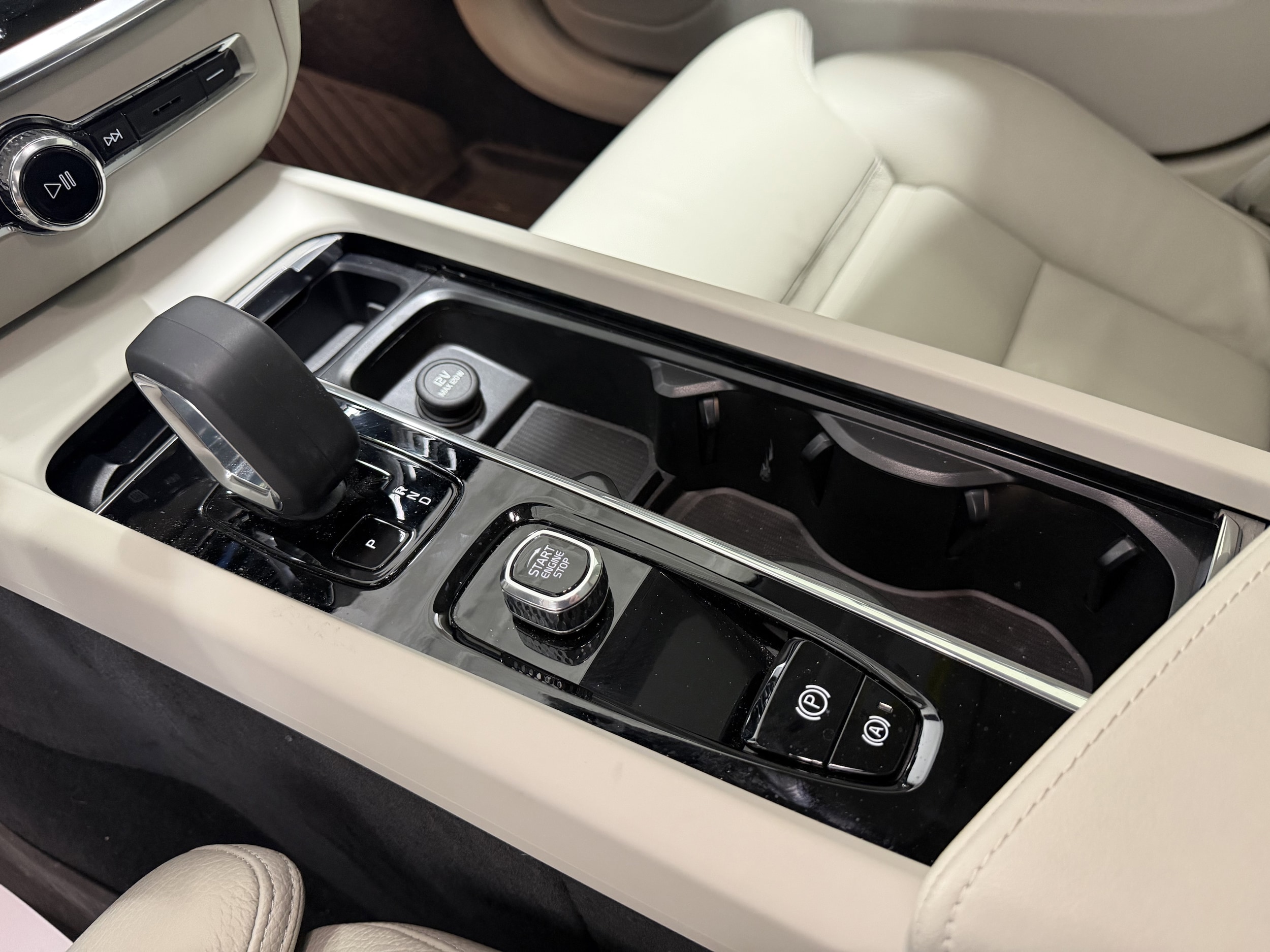 2023 Volvo S60 Ultimate - Photo 21