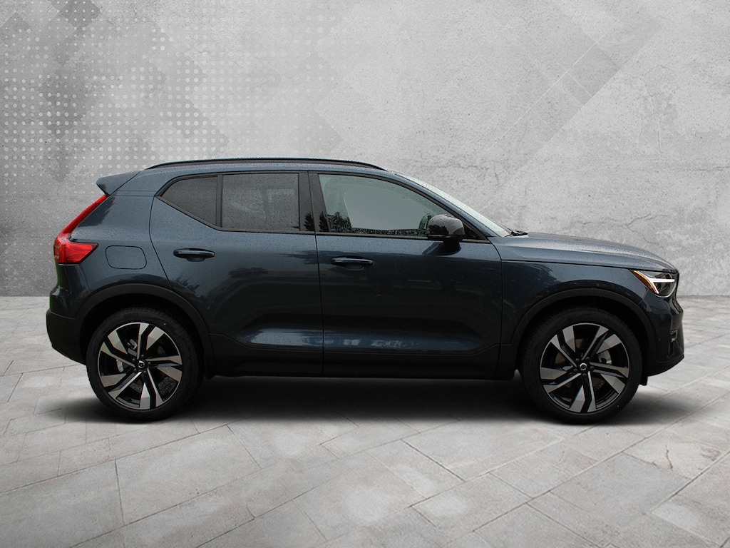 New 2026 Volvo XC40 B5 Ultra SUV