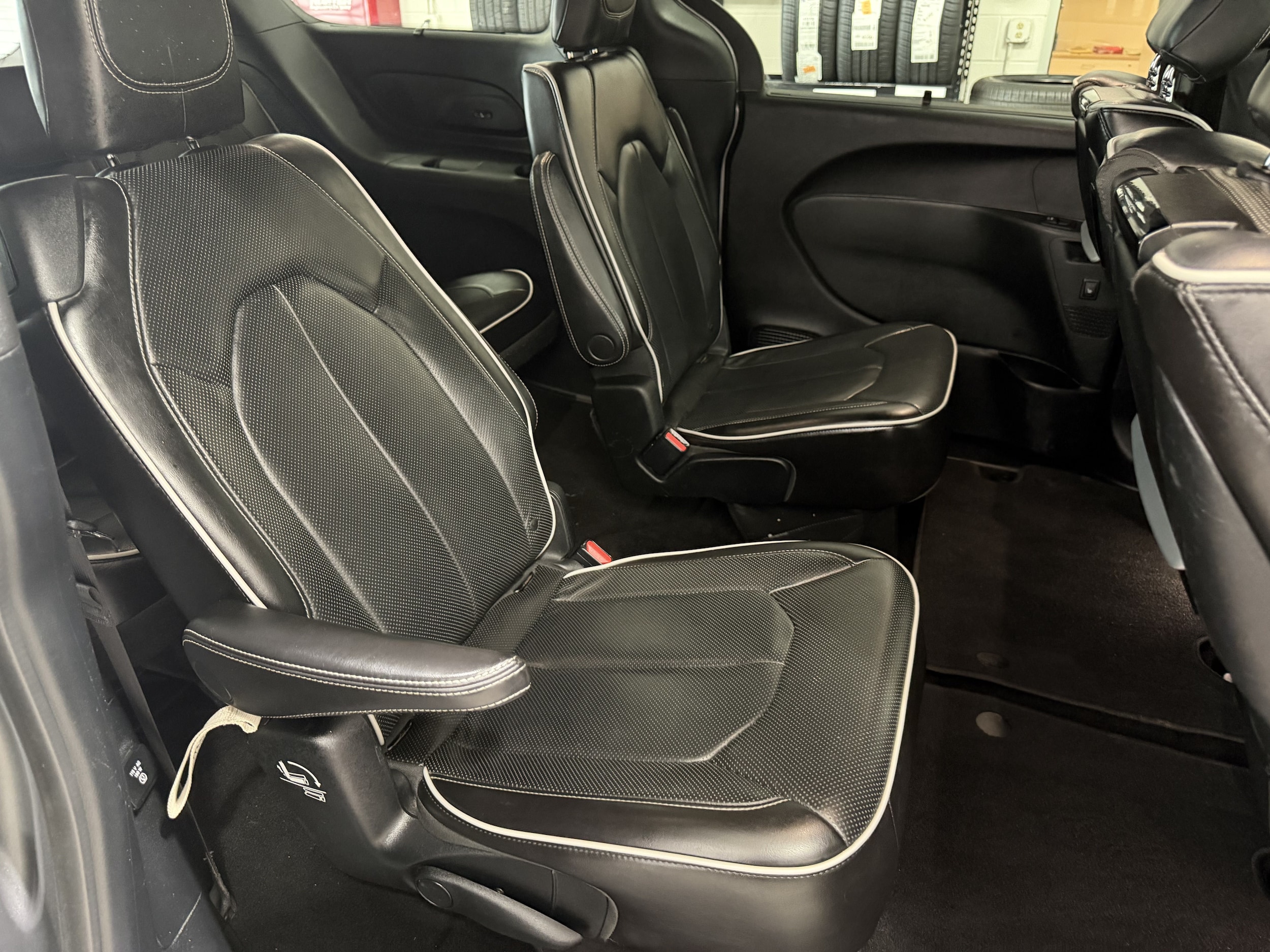2018 Chrysler Pacifica Limited - Photo 30