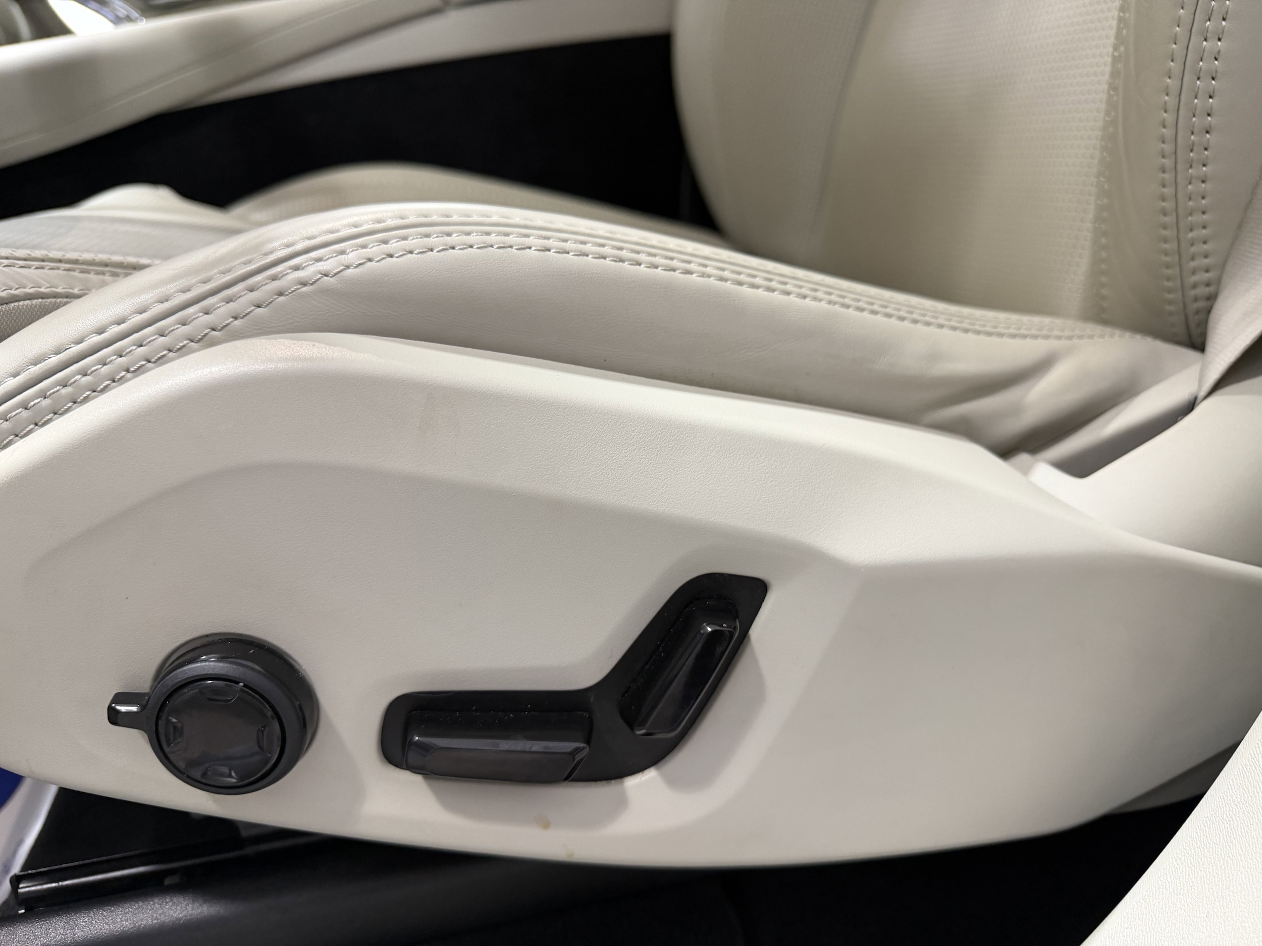 2023 Volvo XC90 Ultimate - Photo 13