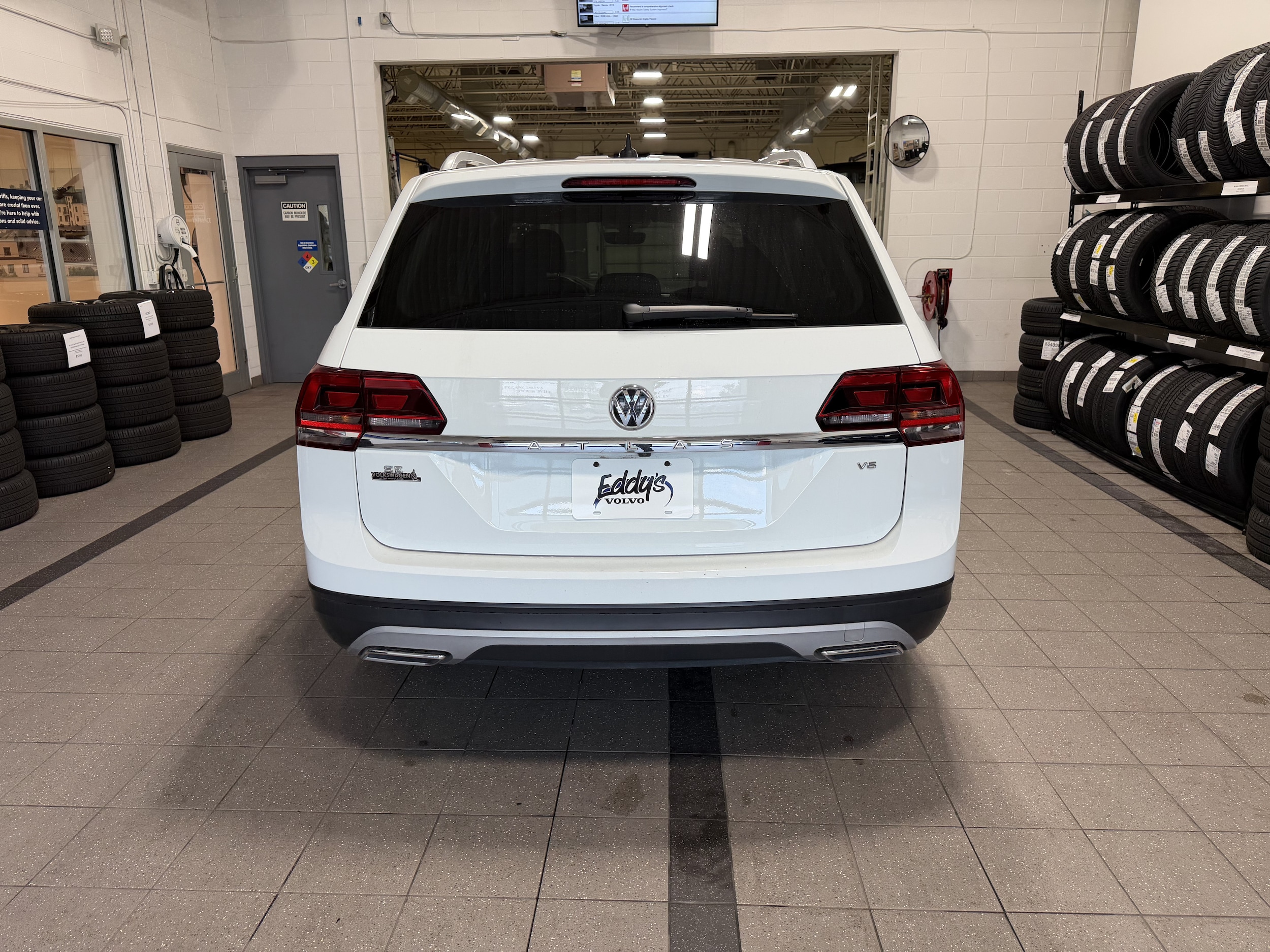 2018 Volkswagen Atlas SE w/Tech - Photo 8