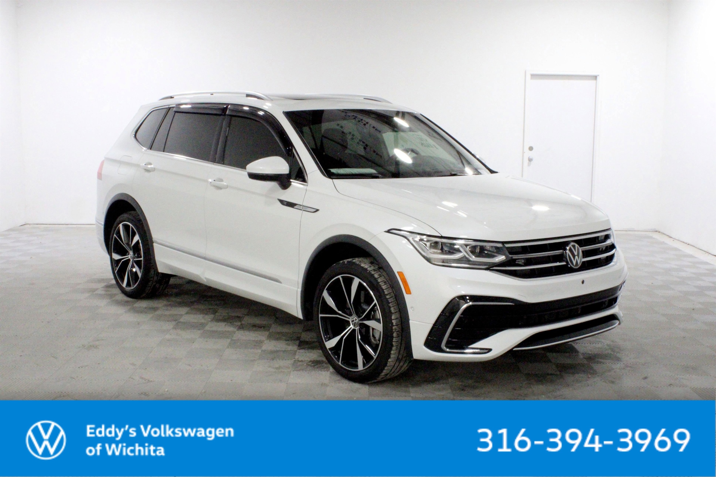 2024 Volkswagen Tiguan 2.0T SEL R-Line 4Motion's photo