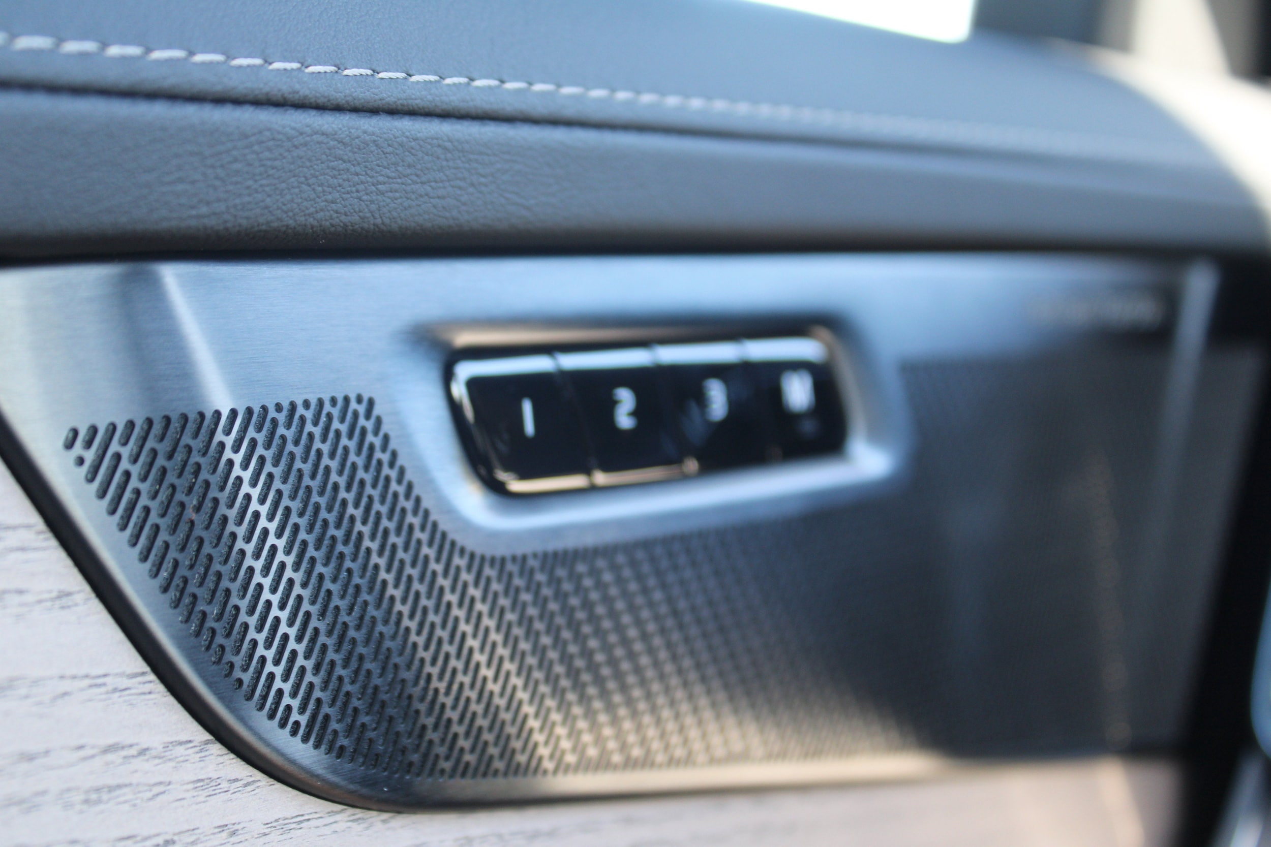 2026 Volvo XC90 Plus - Photo 11