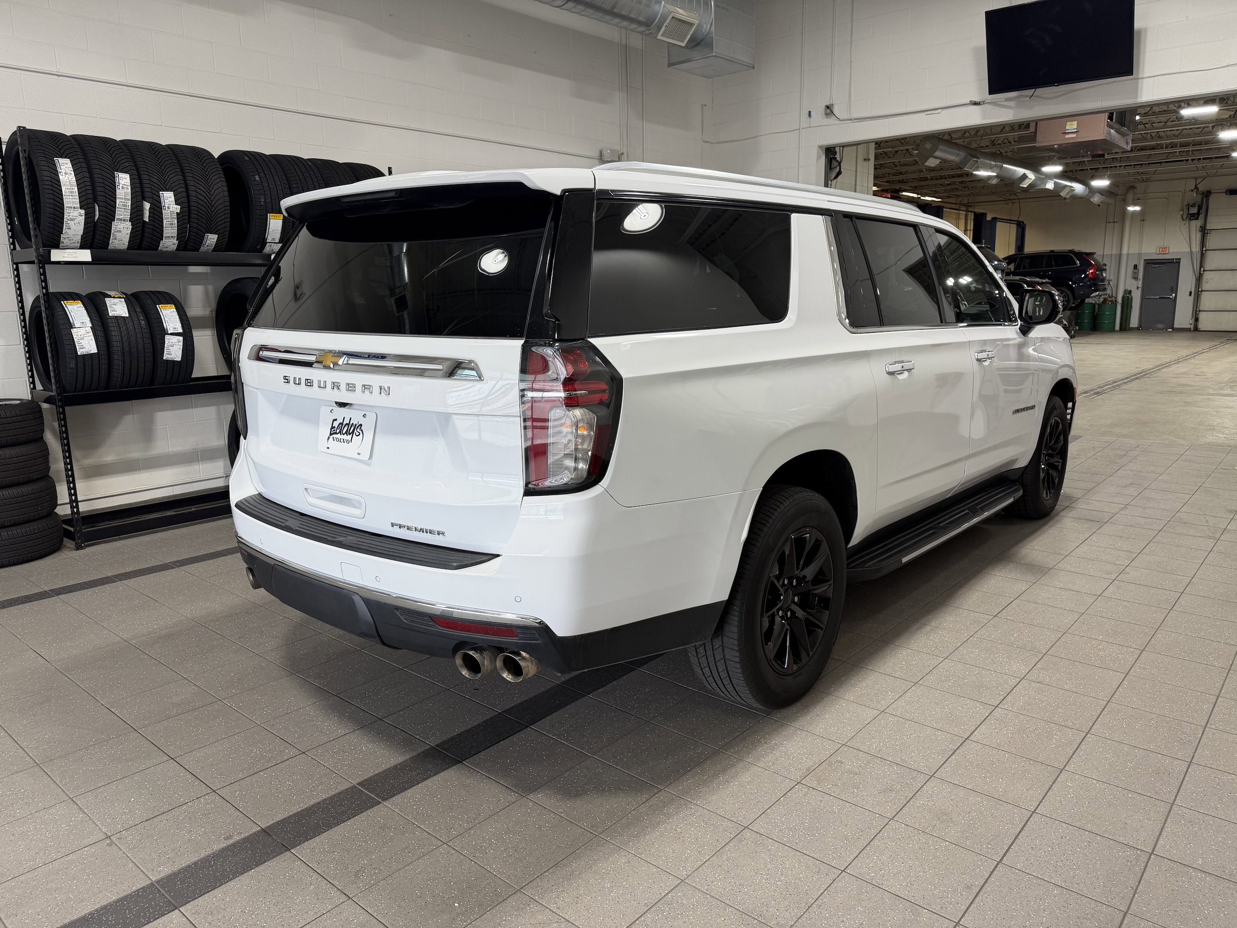 2023 Chevrolet Suburban Premier - Photo 9