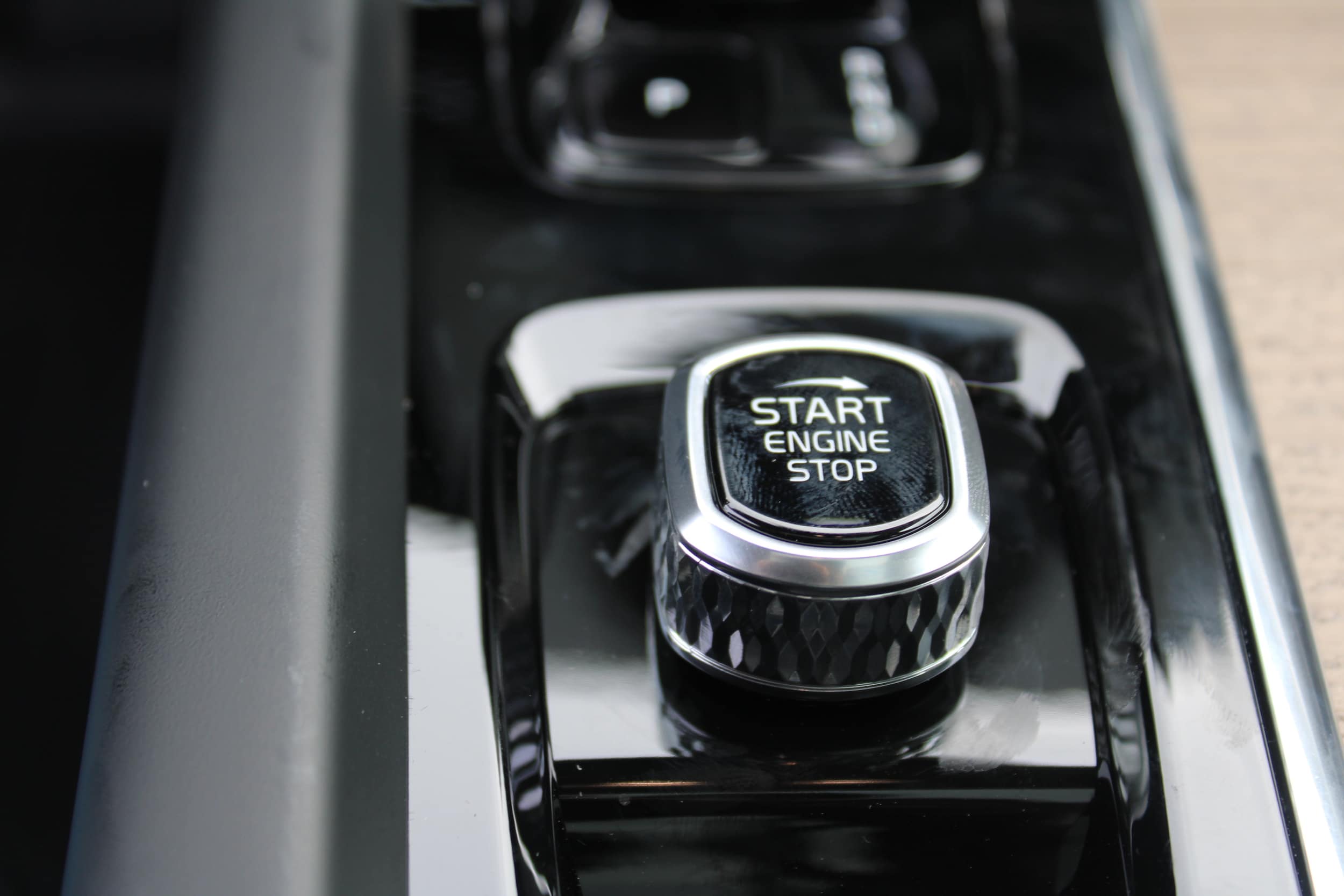 2026 Volvo XC60 Plus - Photo 34
