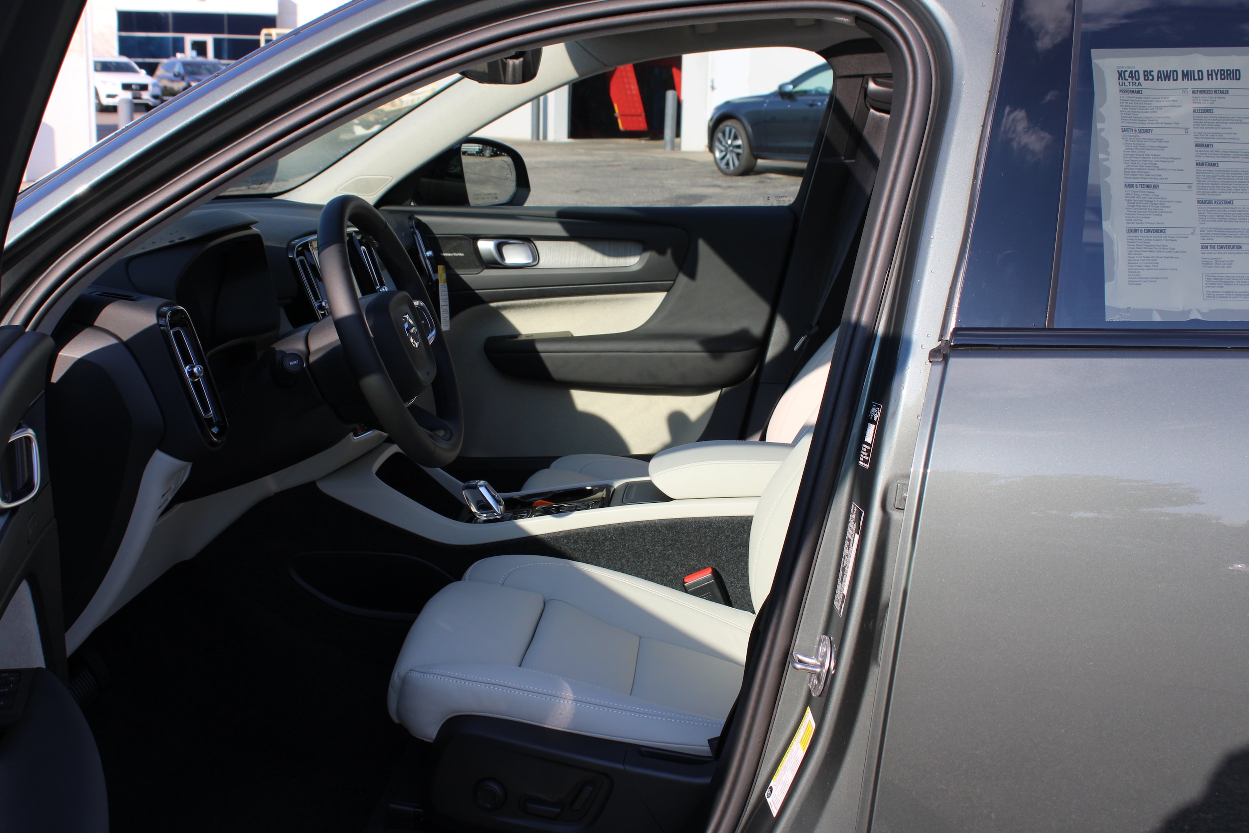2026 Volvo XC40 Ultra - Photo 9