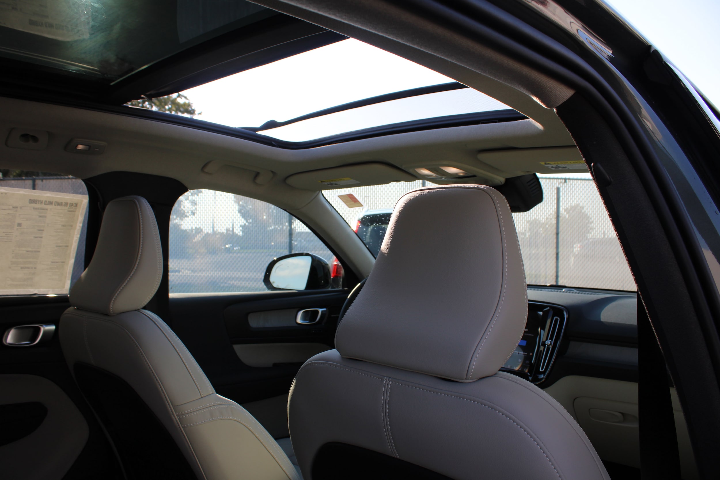 2026 Volvo XC40 Ultra - Photo 42