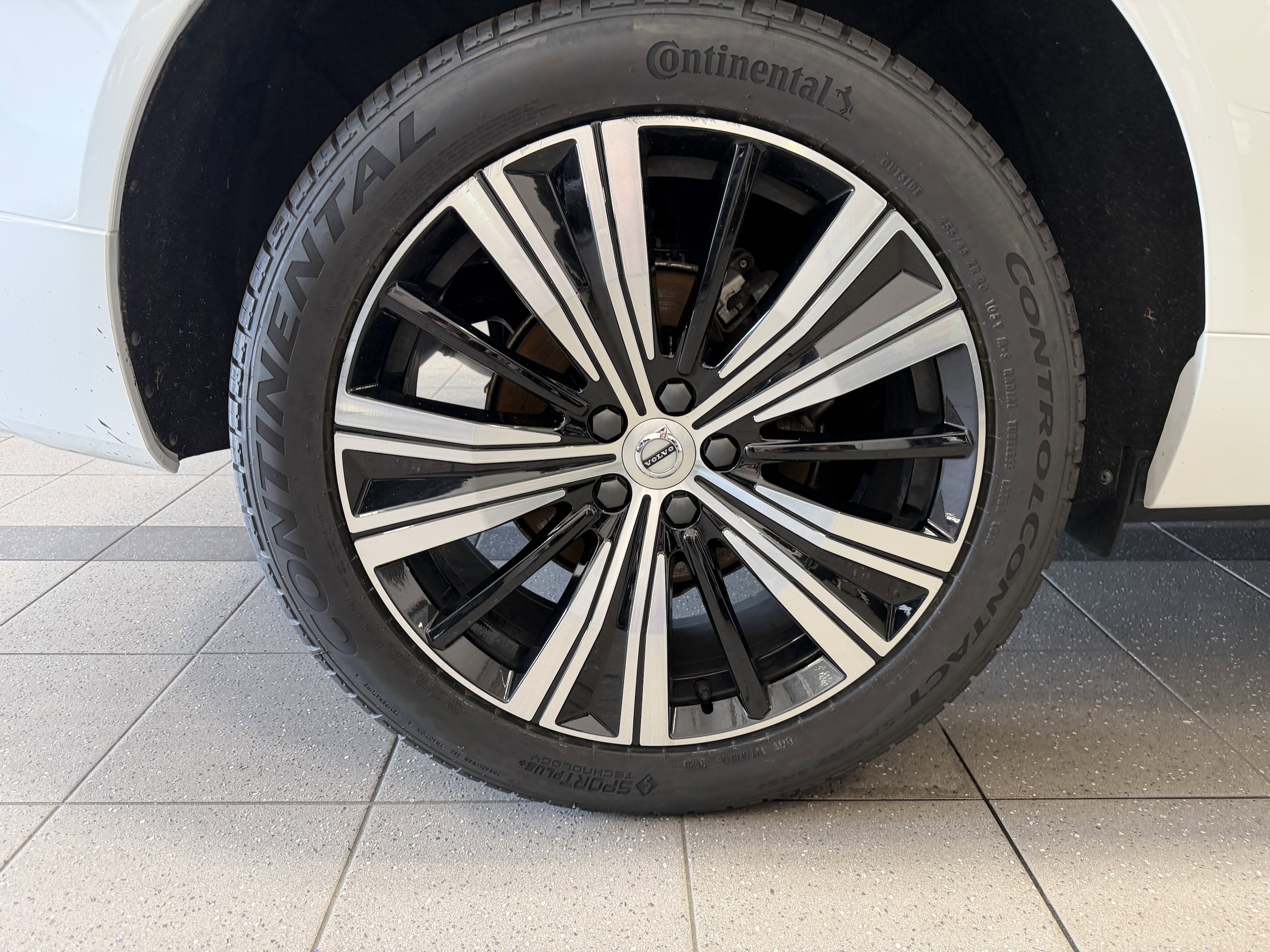 2023 Volvo XC60 Plus - Photo 10