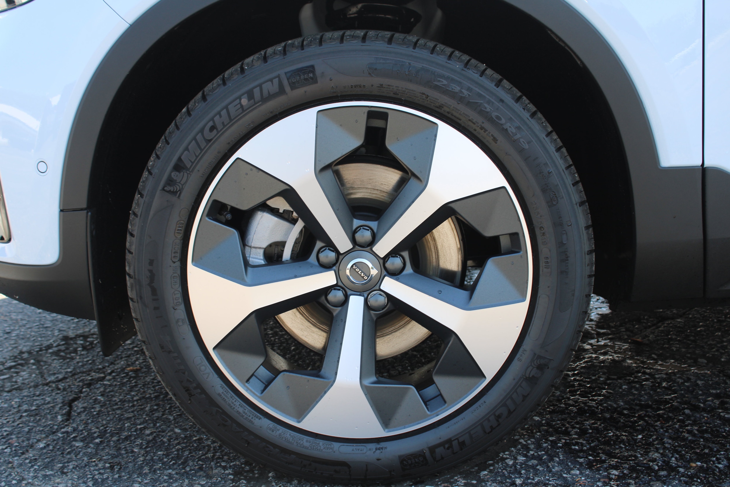 2026 Volvo XC40 Plus - Photo 47
