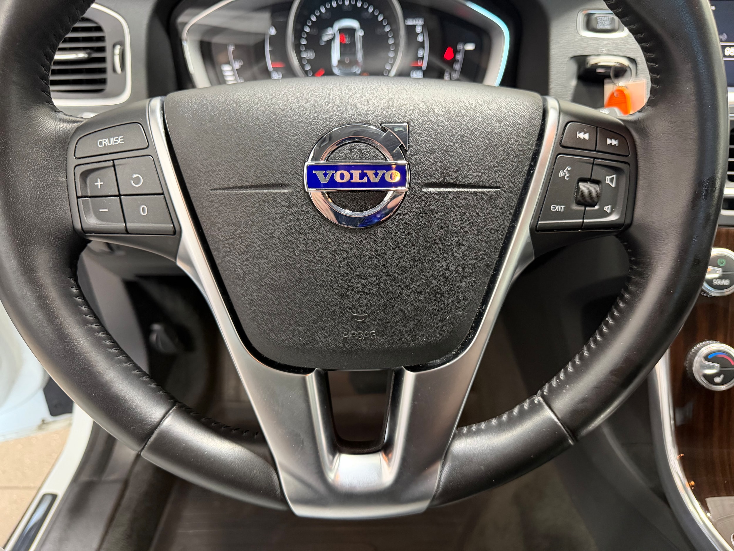 2017 Volvo V60 Premier - Photo 13