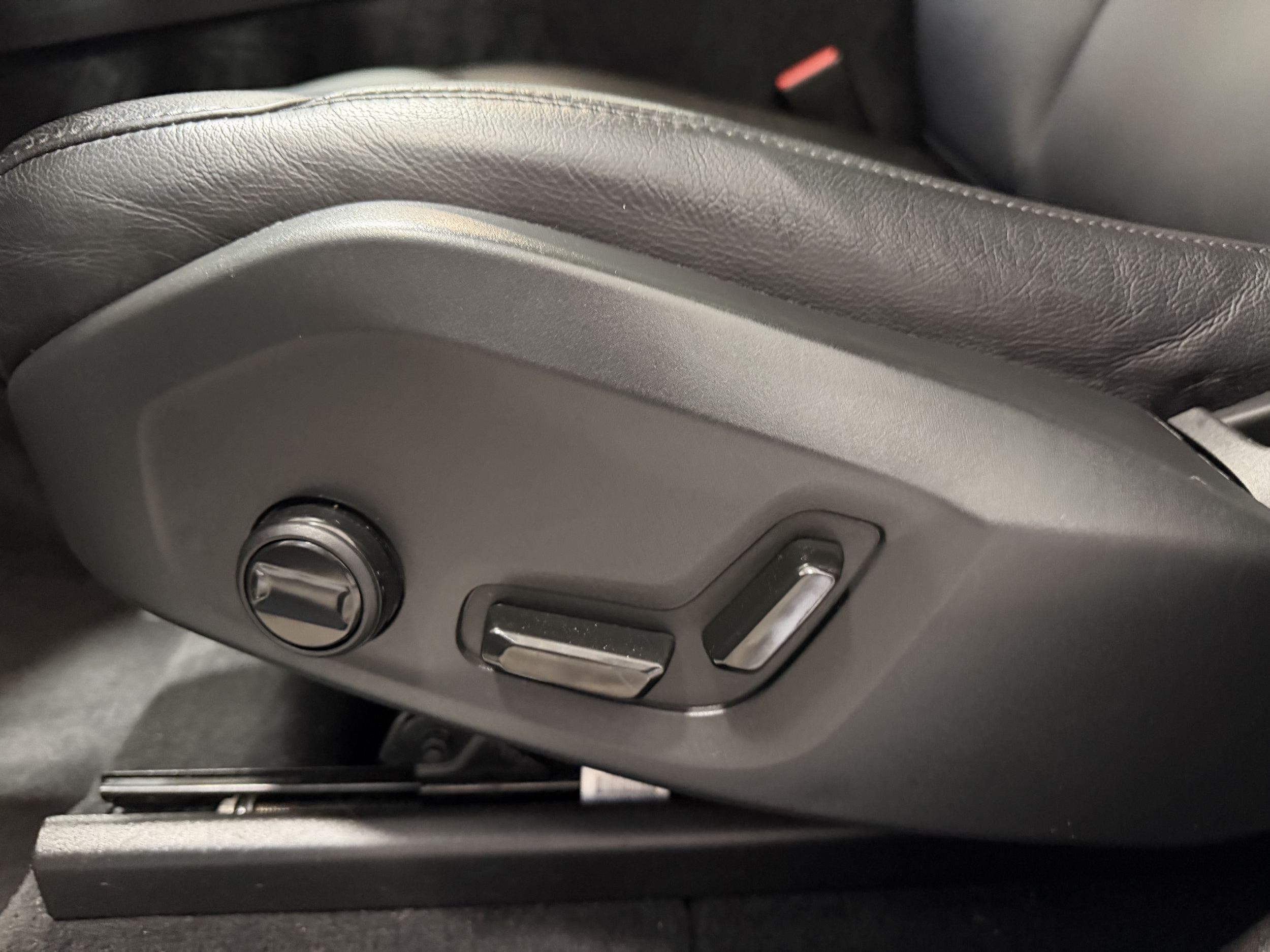 2023 Volvo XC60 Ultimate - Photo 13