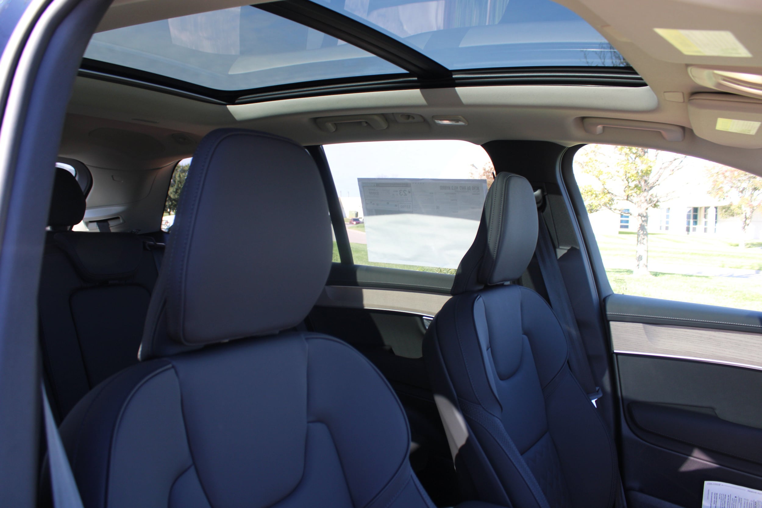 2026 Volvo XC90 Plus - Photo 46