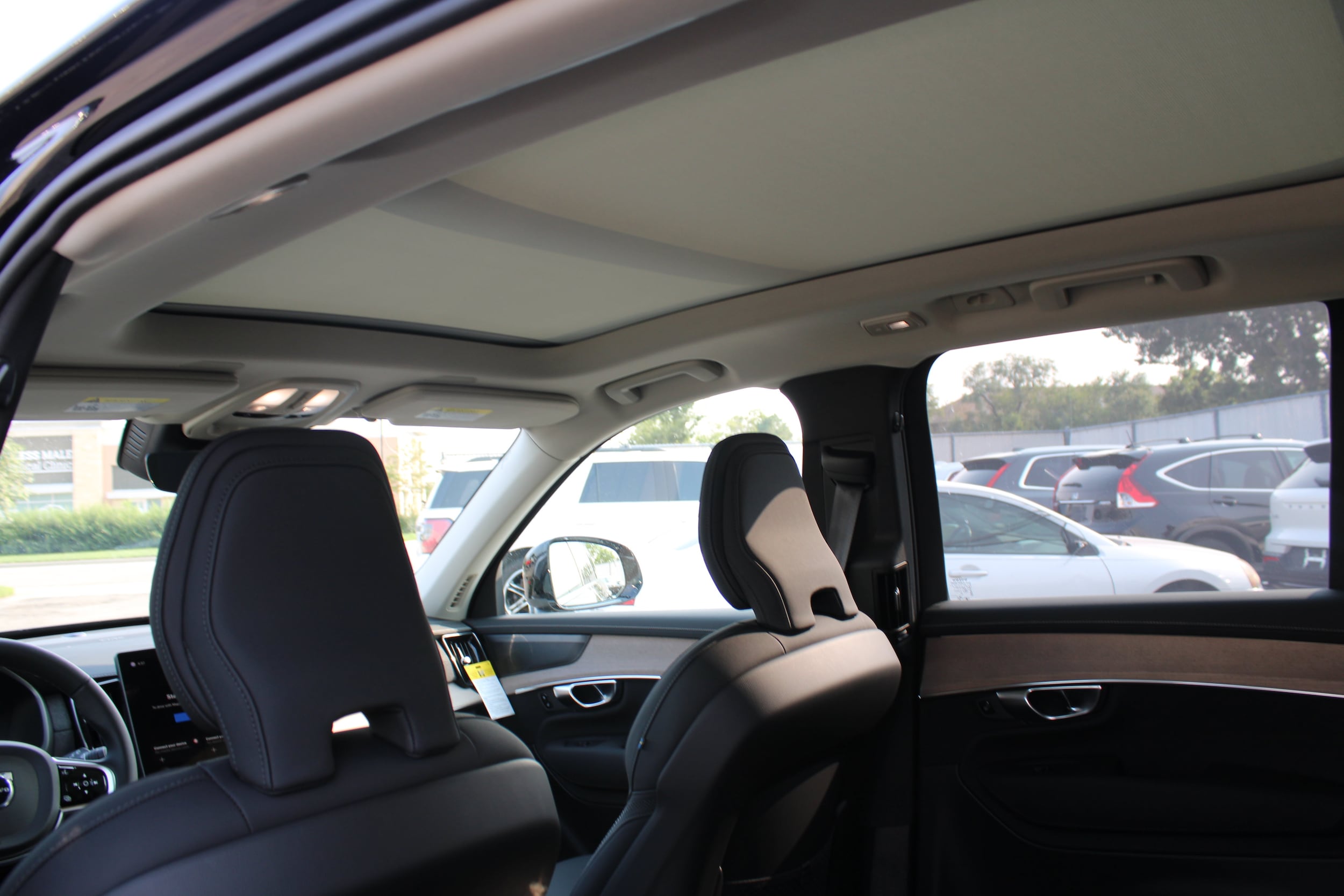 2026 Volvo XC90 Plus - Photo 27