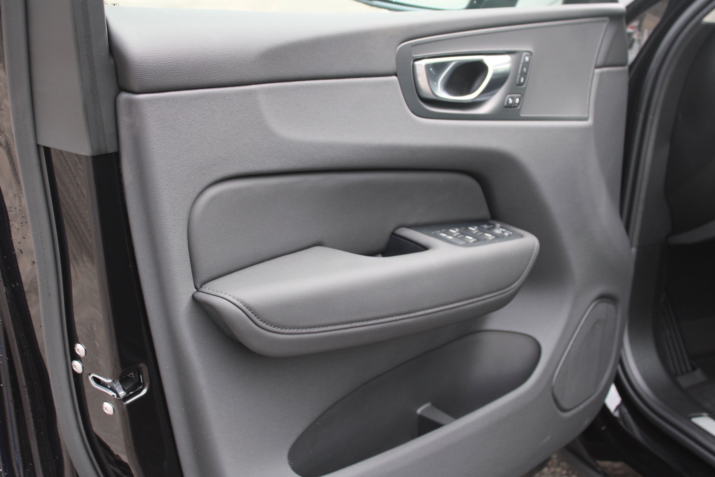 2026 Volvo XC60 Plus - Photo 19