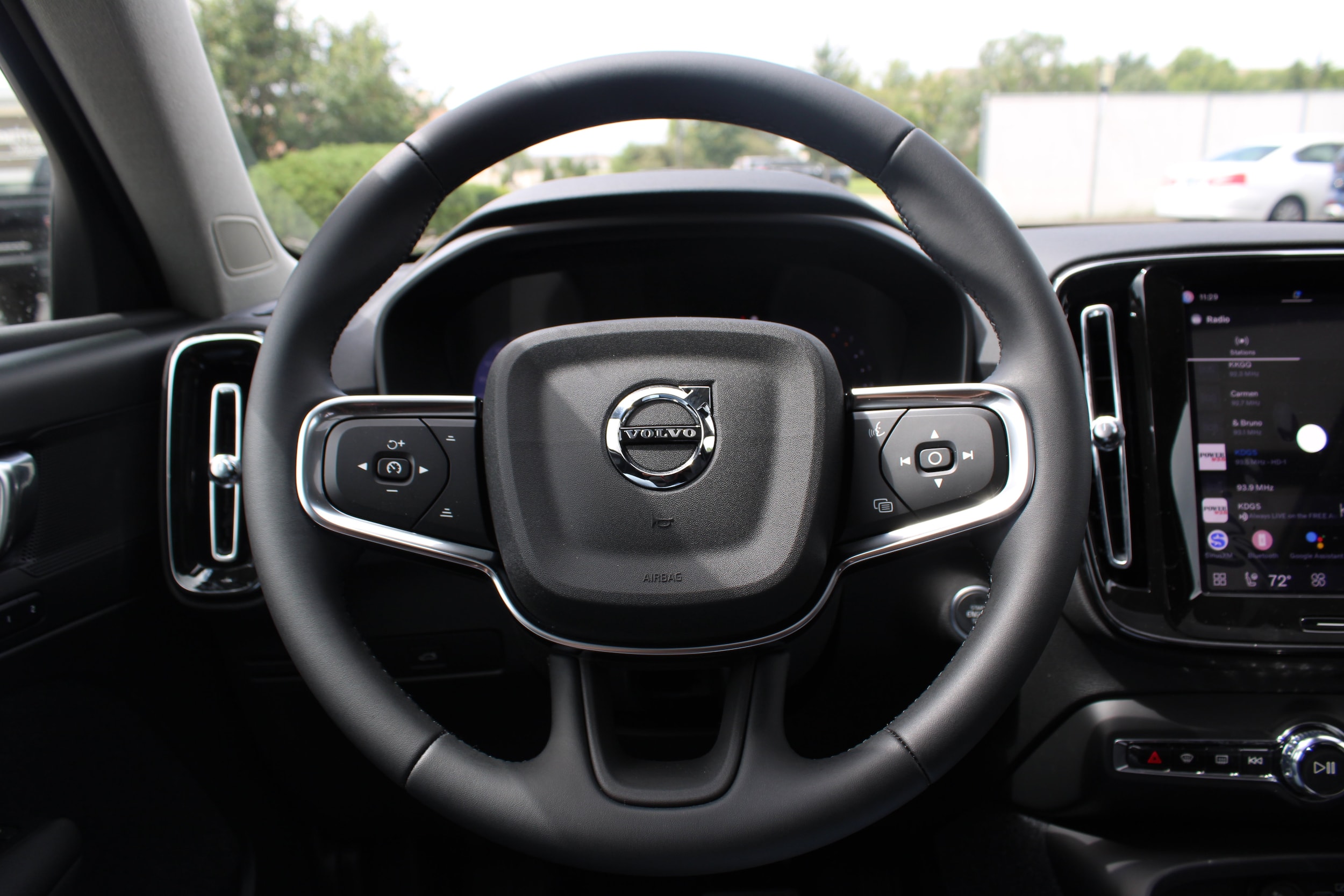 2026 Volvo XC40 Plus - Photo 18