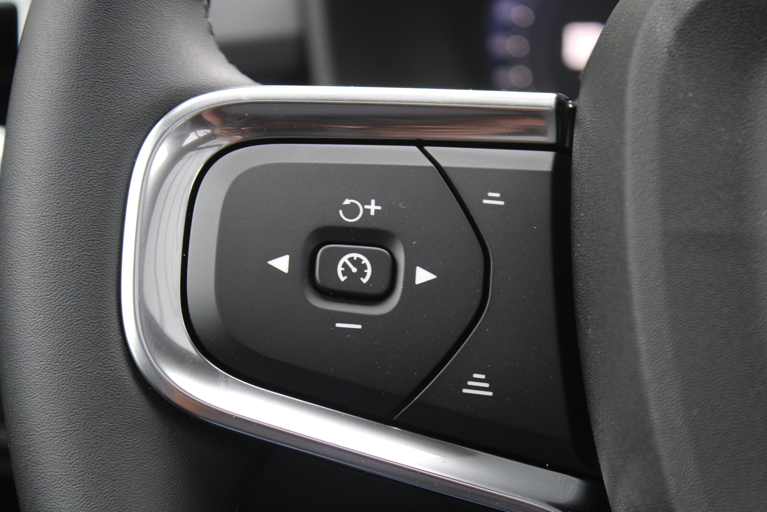 2026 Volvo XC40 Plus - Photo 22
