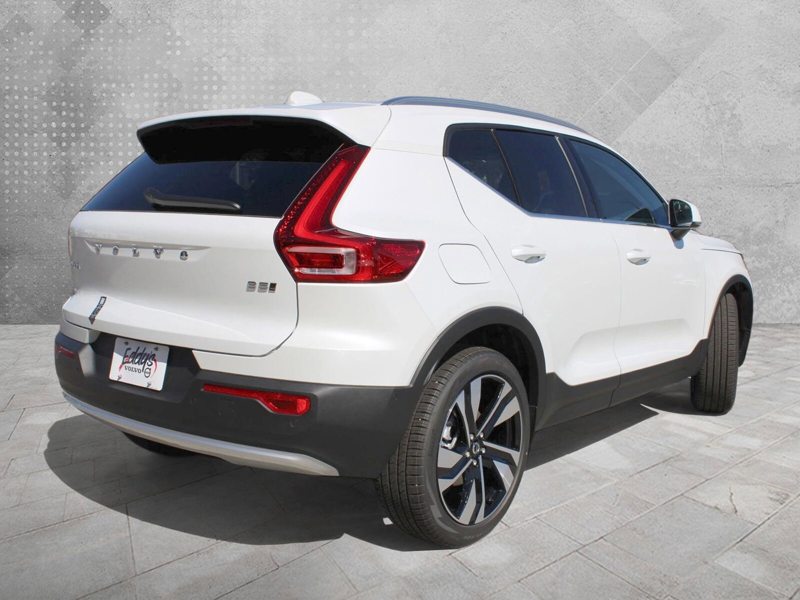 2025 Volvo XC40 Plus photo 3