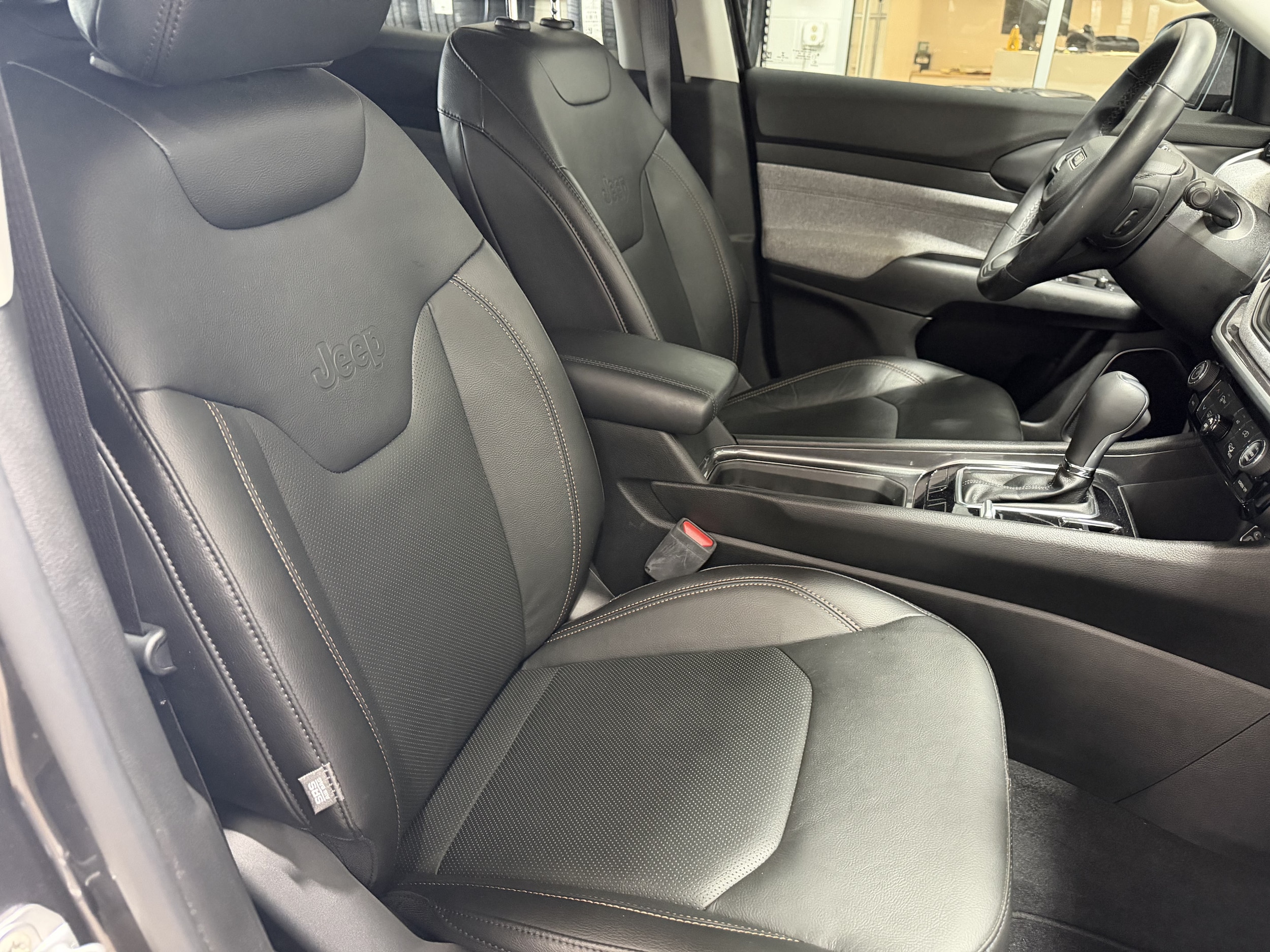 2022 Jeep Compass Latitude Lux - Photo 26