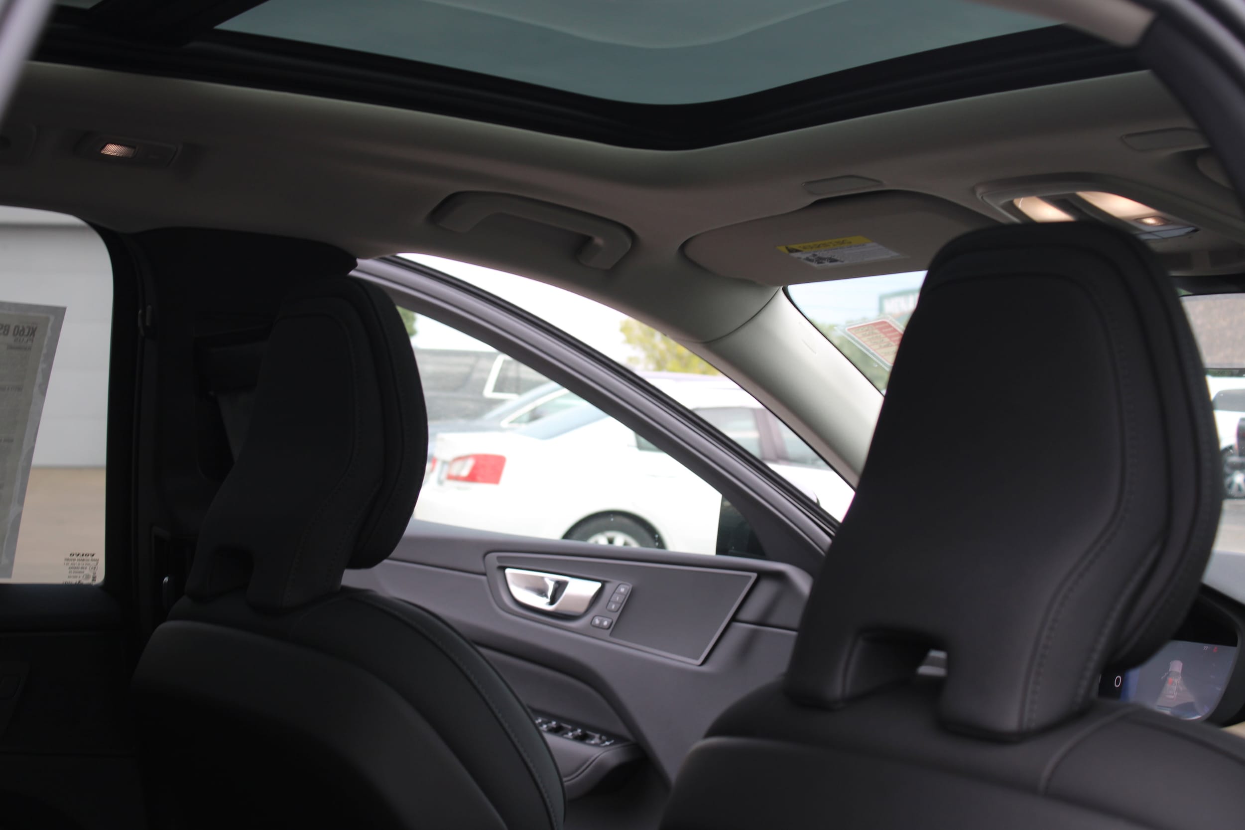 2026 Volvo XC60 Plus - Photo 42