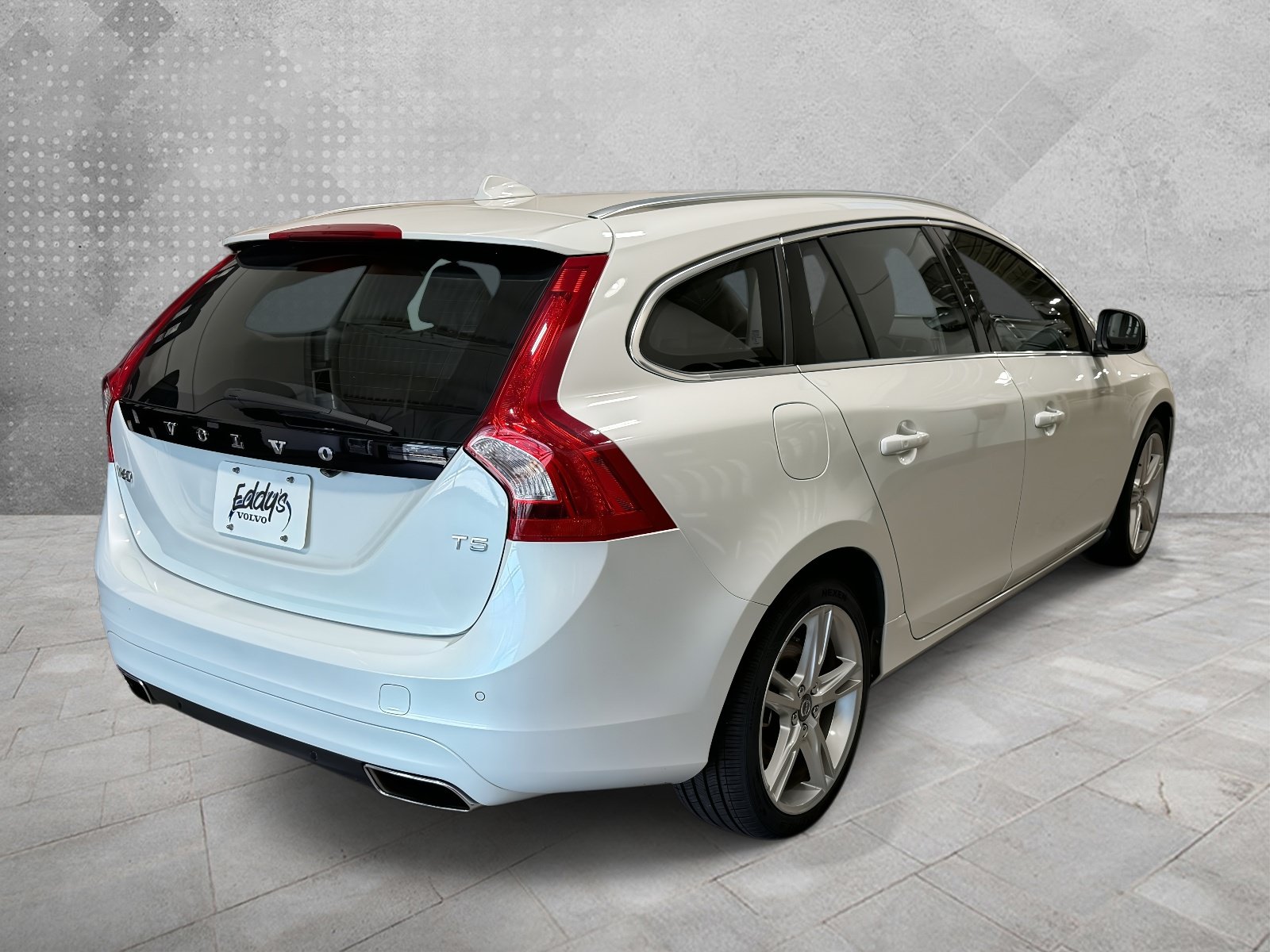 2017 Volvo V60 Premier - Photo 7