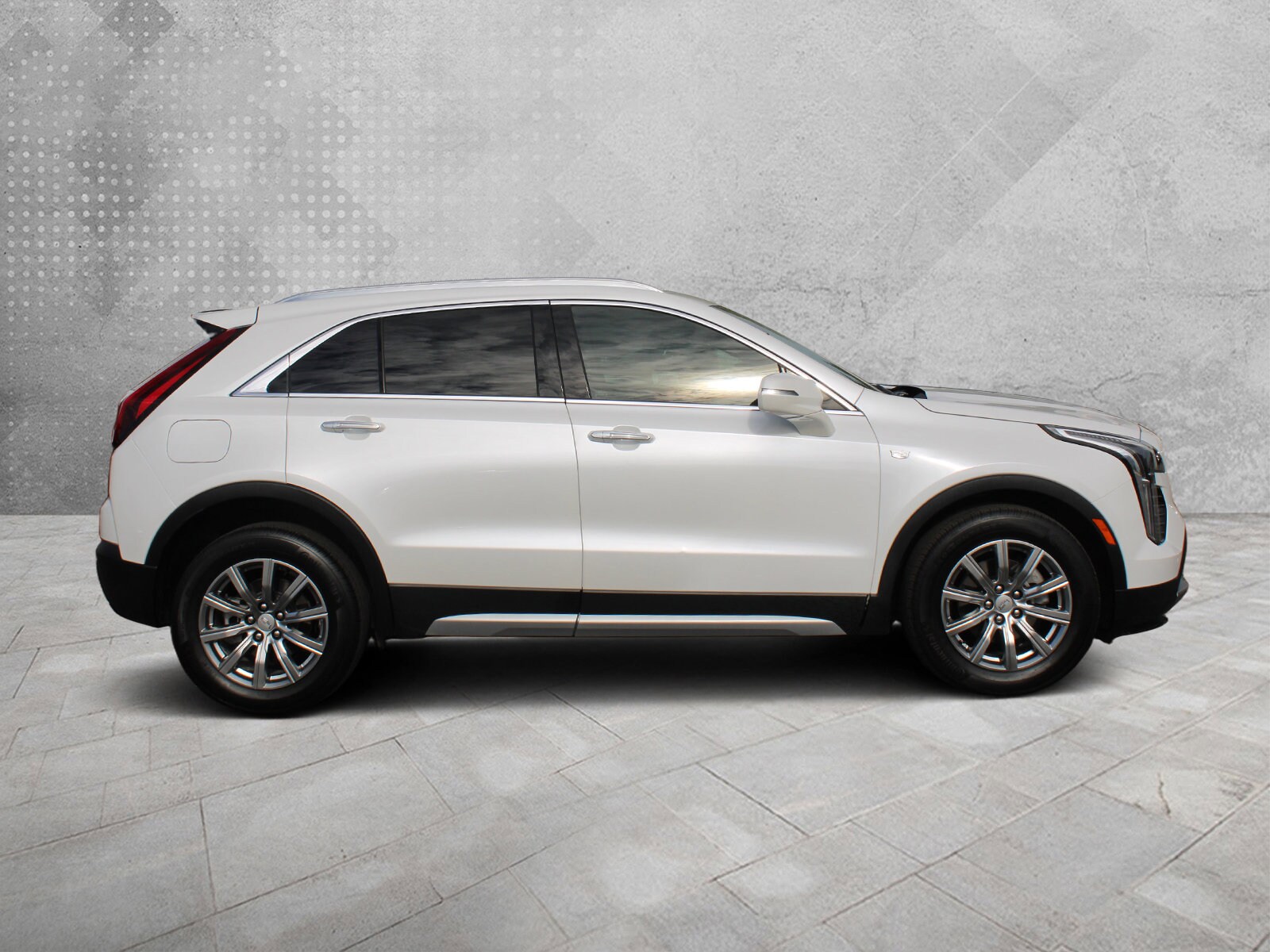2021 Cadillac XT4 Premium Luxury photo 2