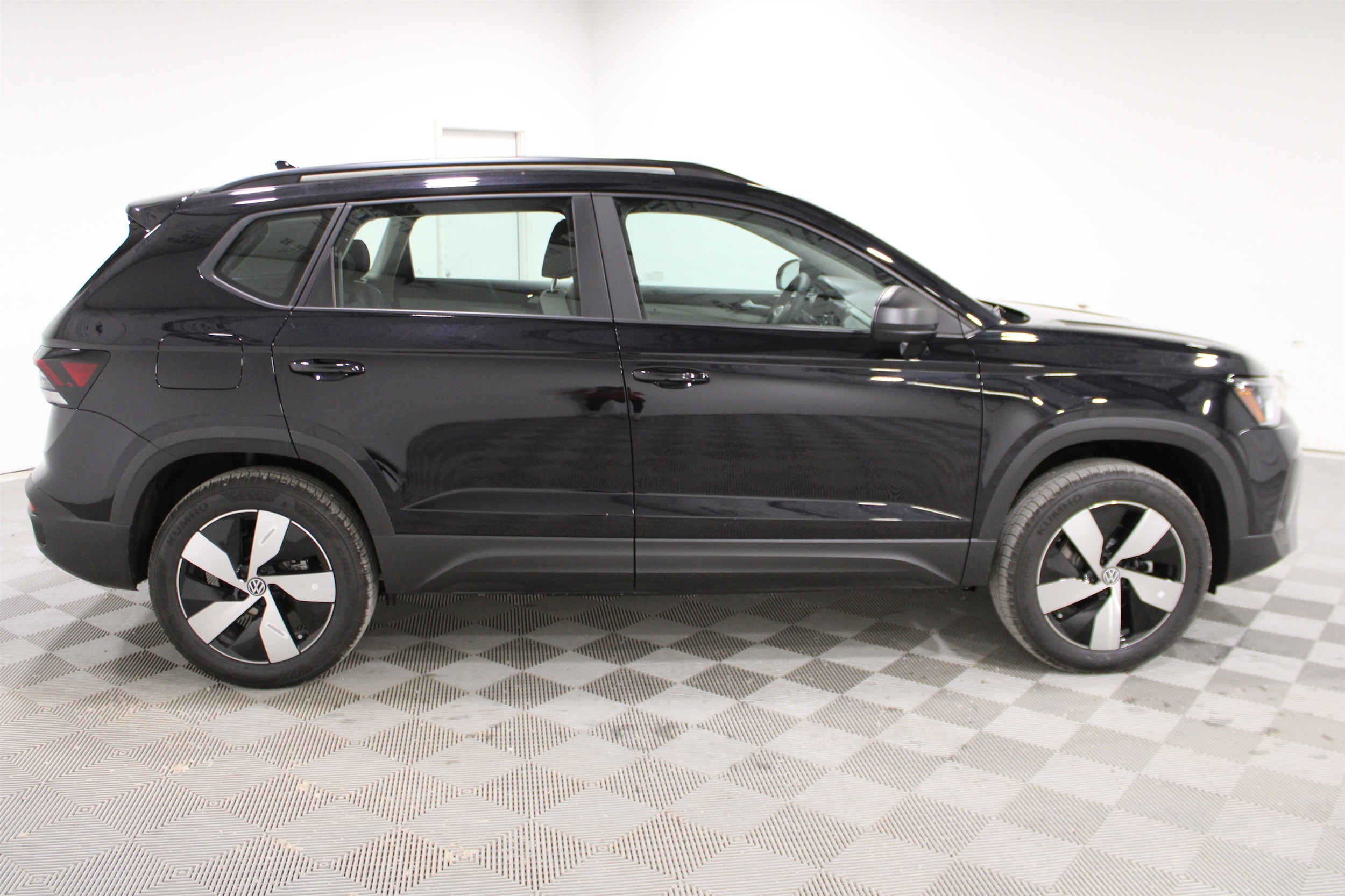 2025 Volkswagen Taos S - Photo 24