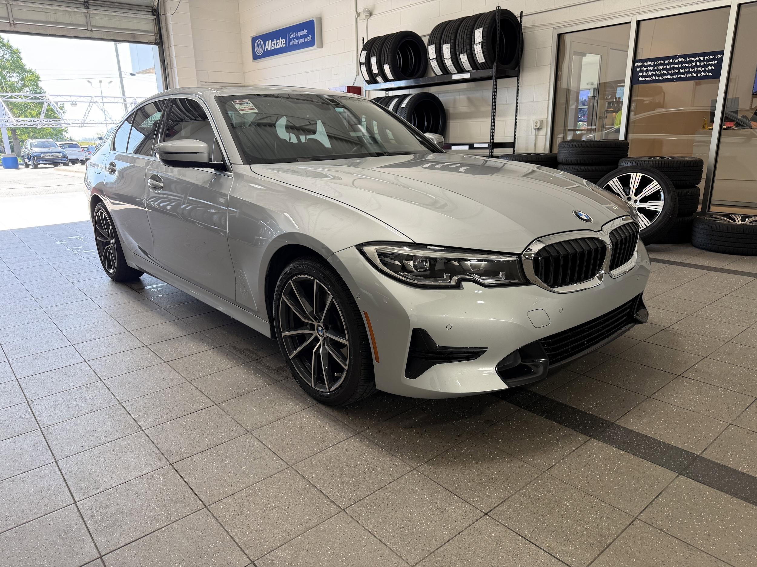 2019 BMW 3 Series 330i Sedan's photo