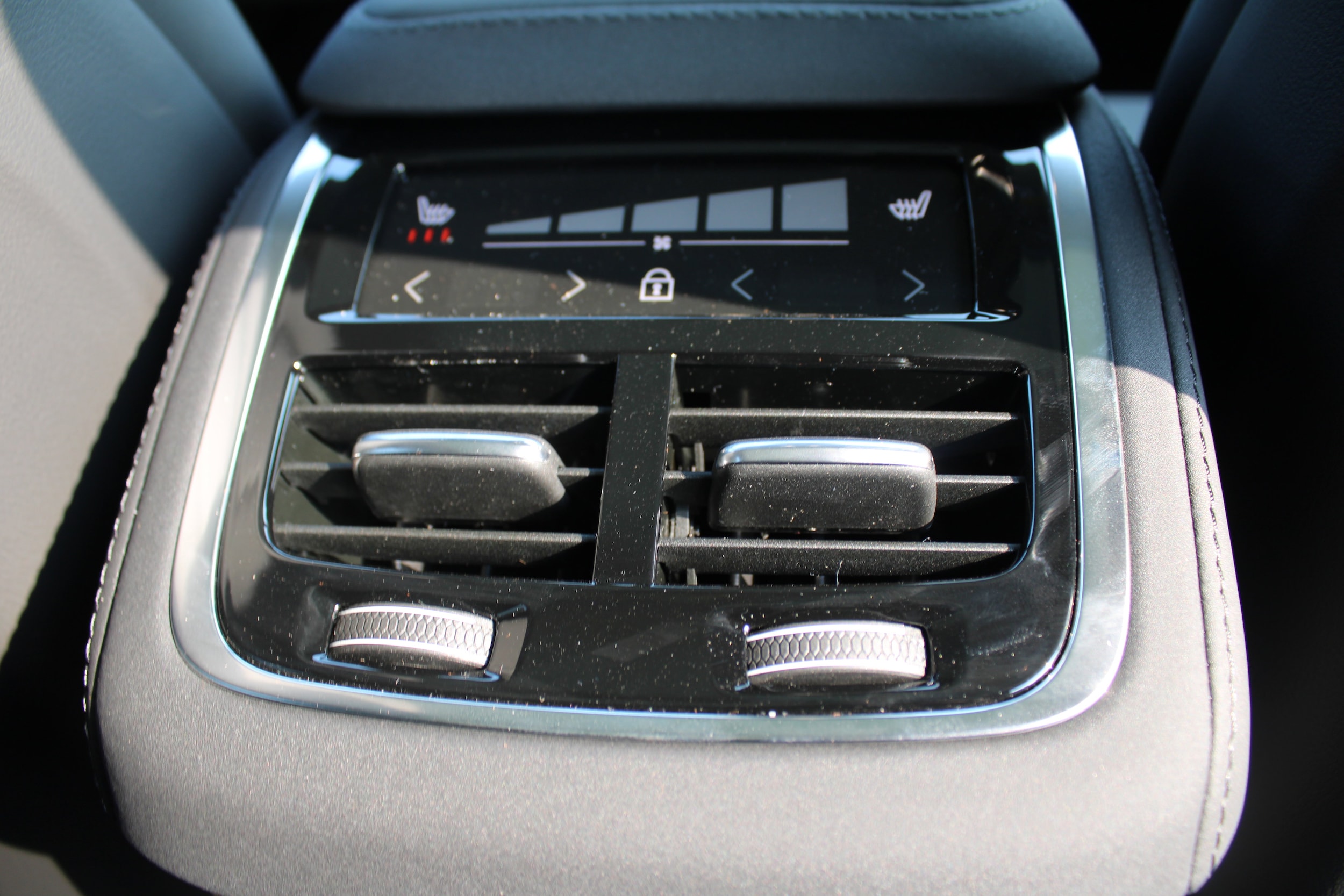 2026 Volvo XC90 Plus - Photo 35