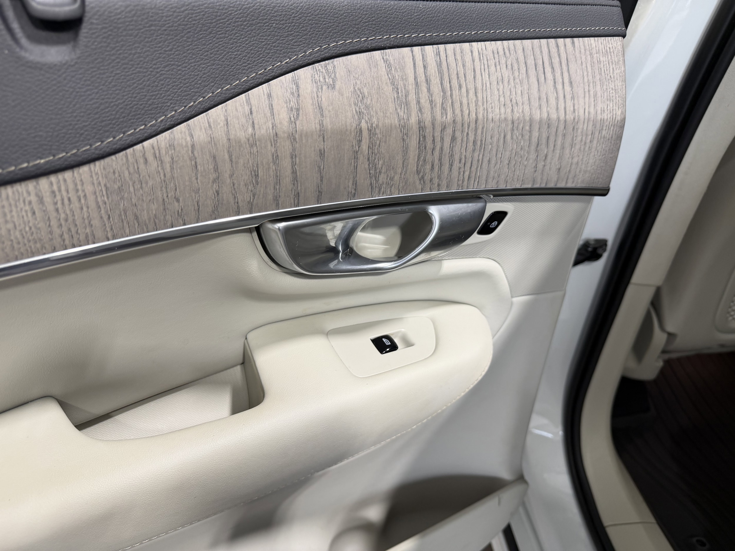 2023 Volvo XC90 Ultimate - Photo 27