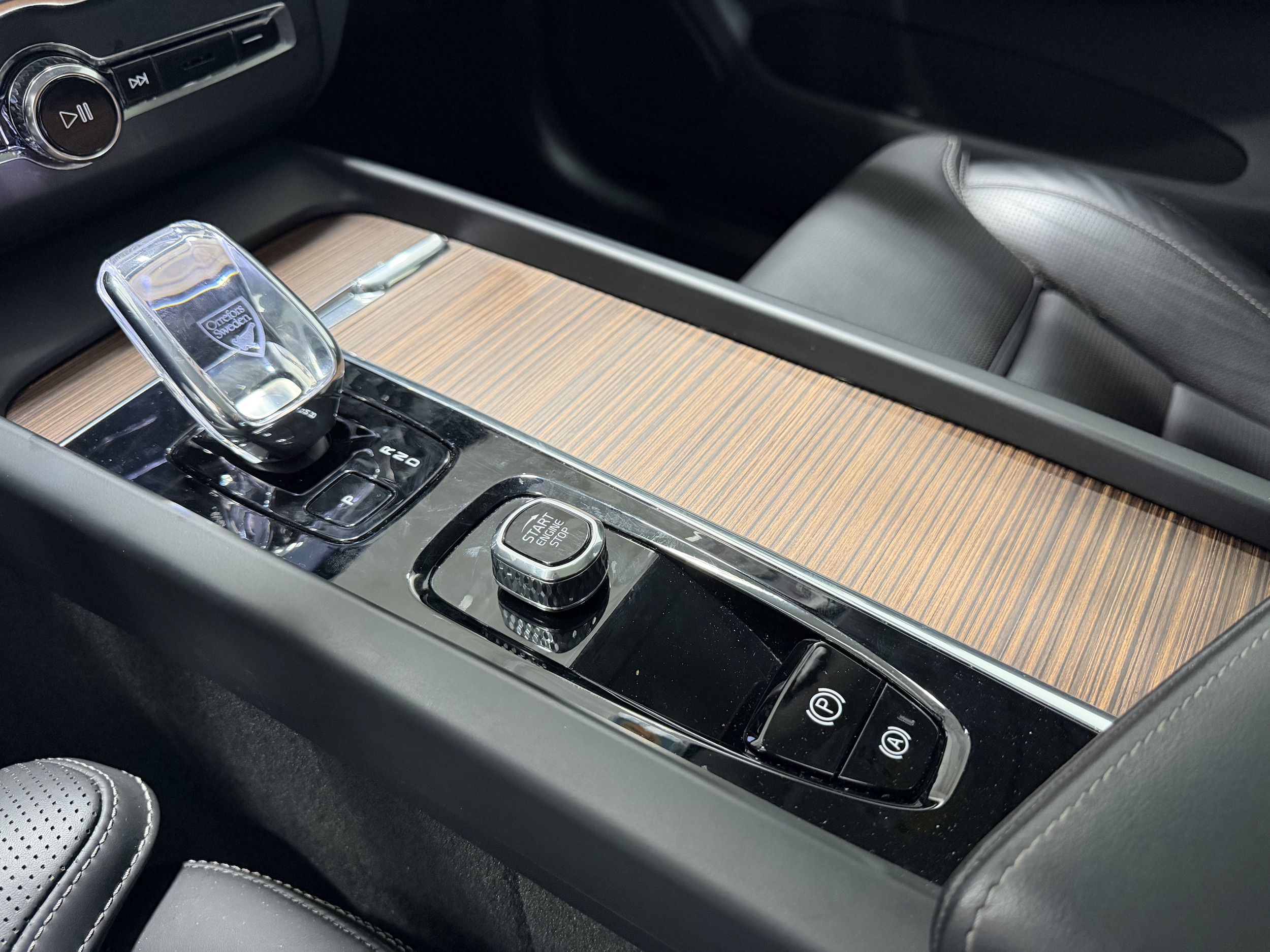 2023 Volvo XC60 Ultimate - Photo 17